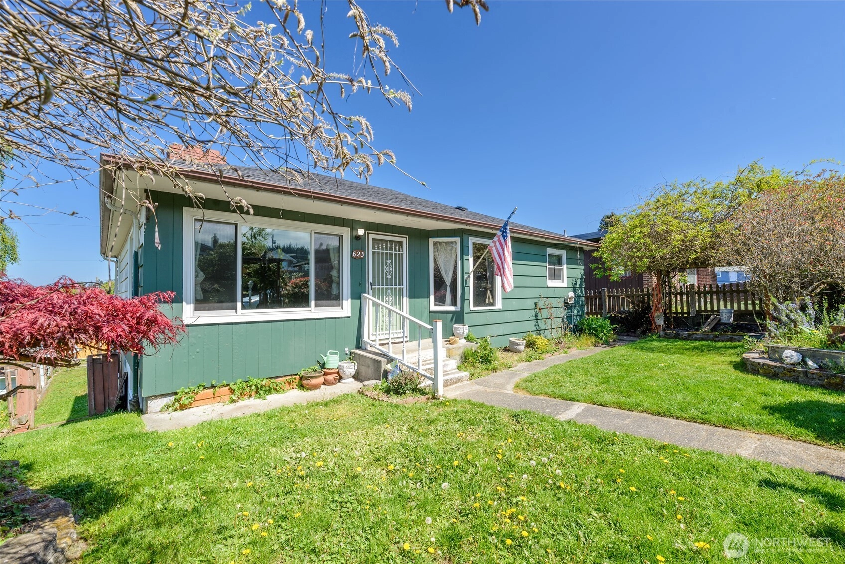623 E 10th St Port Angeles WA 98362