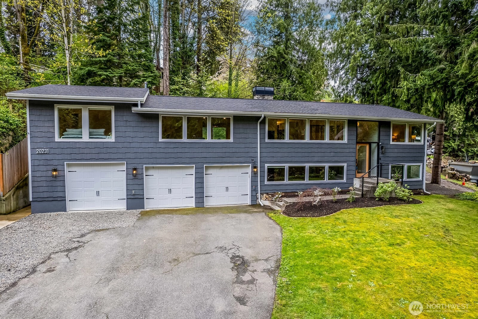 20231 37th Ave NE Unit  Lake Forest Park WA 98155