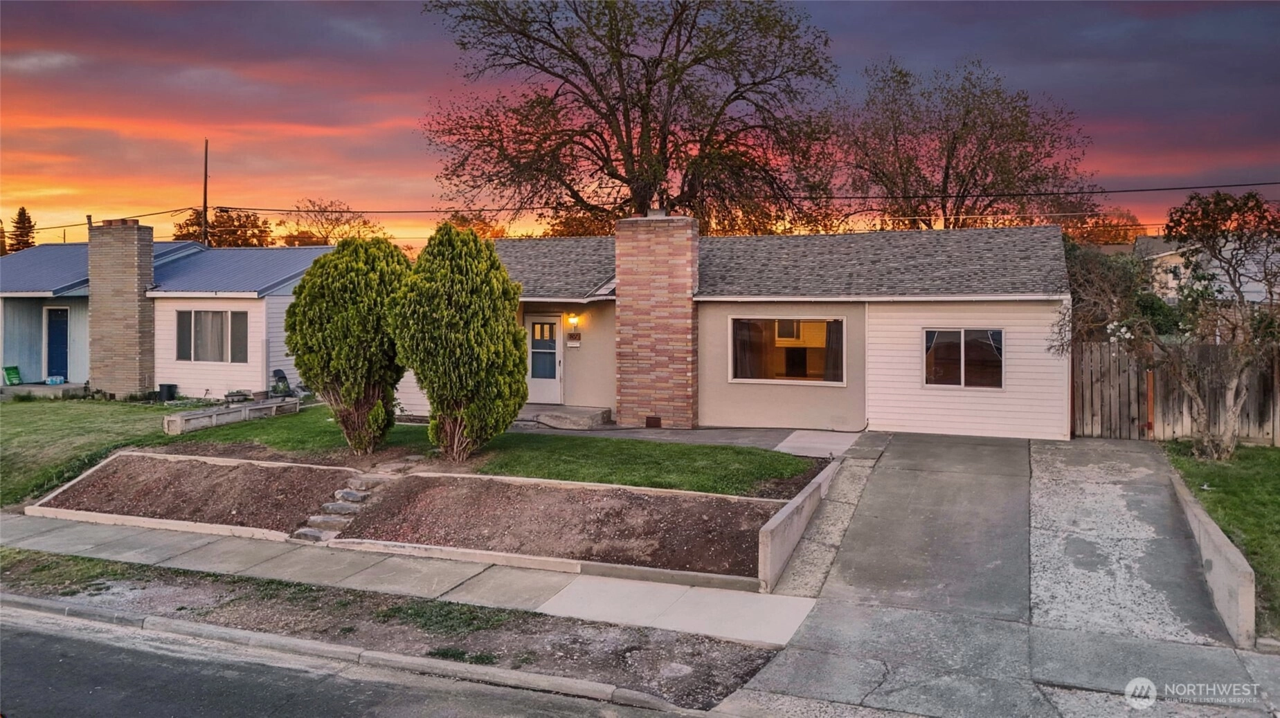 807 S Hawthorne Dr Unit  Moses Lake WA 98837