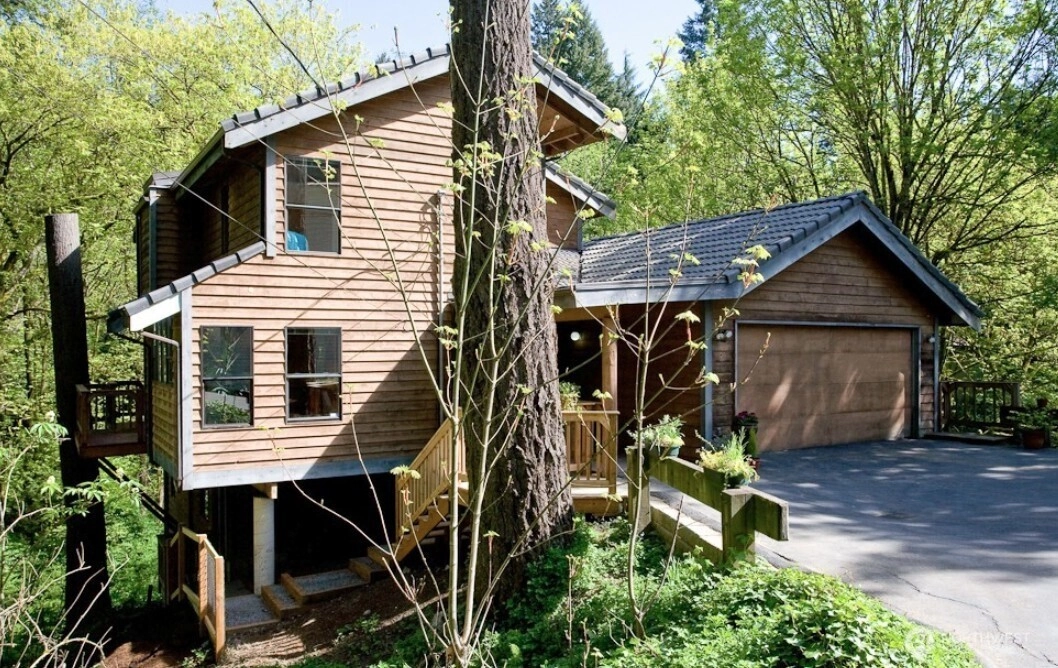 18208 29th Ave NE Lake Forest Park WA 98155