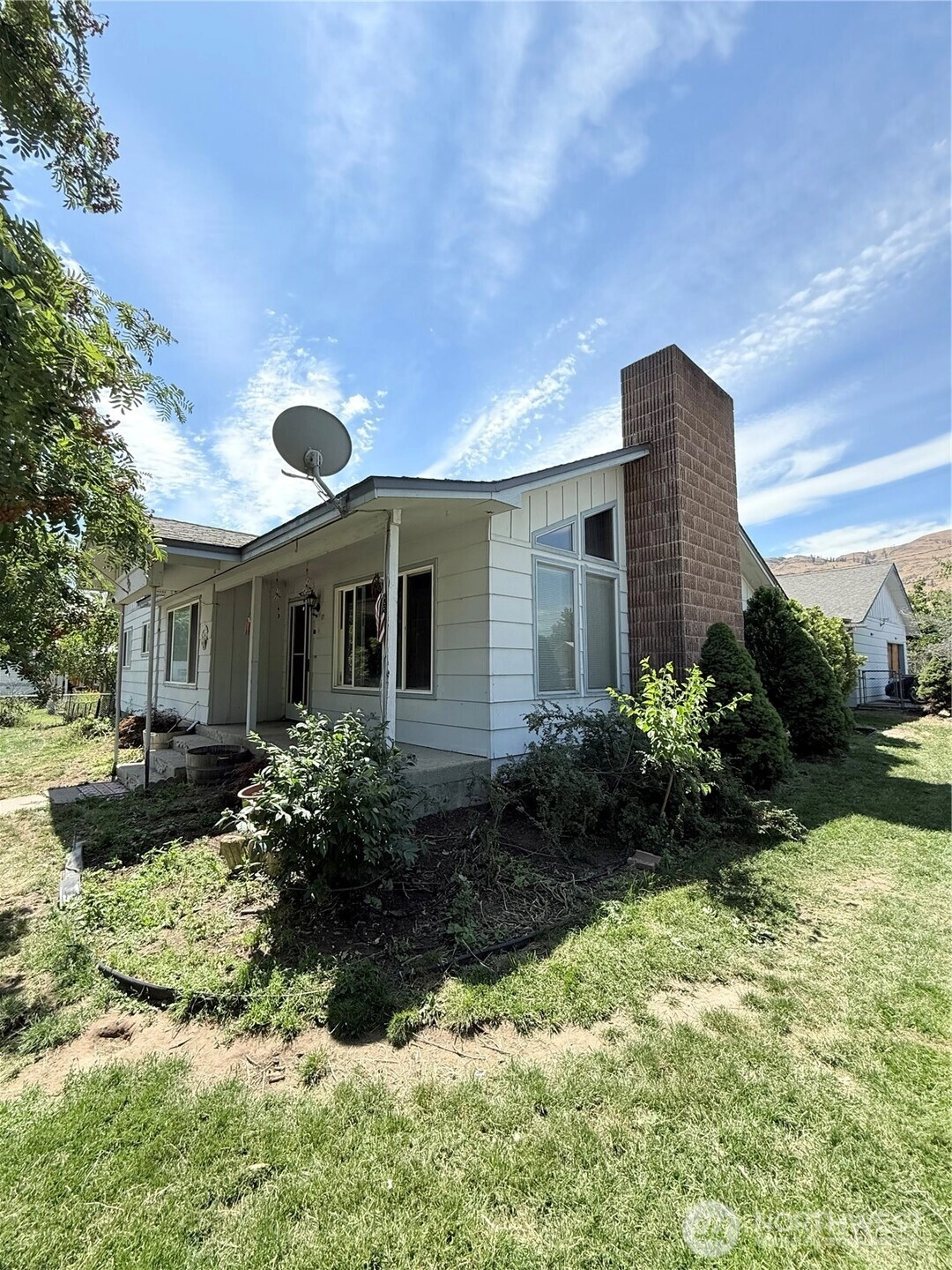 522 Golden St Oroville WA 98844
