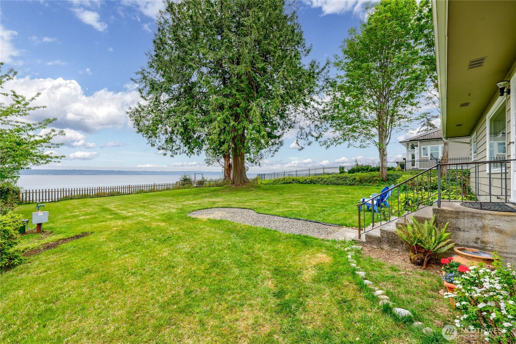23932 Jefferson Point Rd NE Unit  Kingston WA 98346