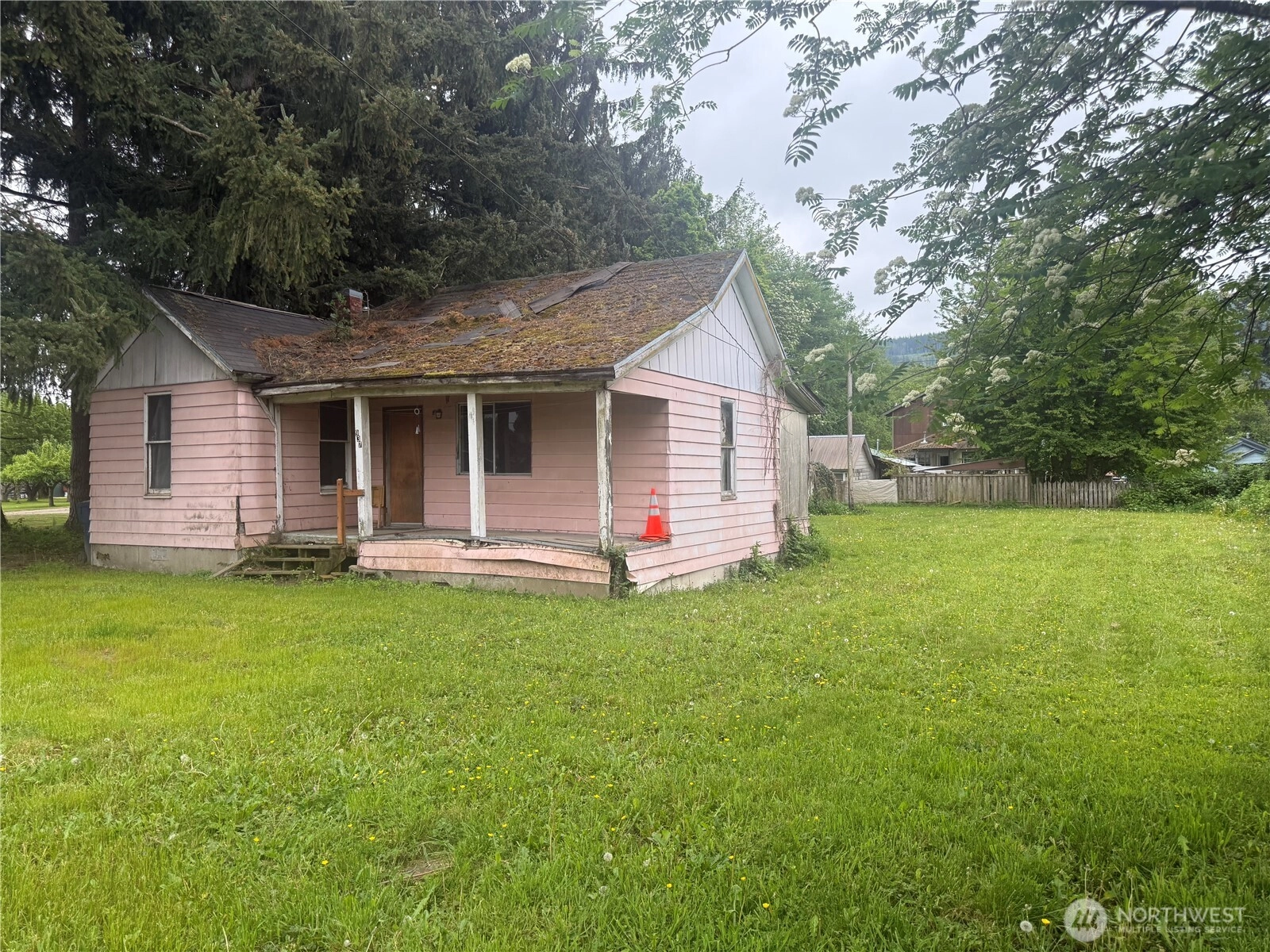 937 Alexander St Sedro Woolley WA 98284