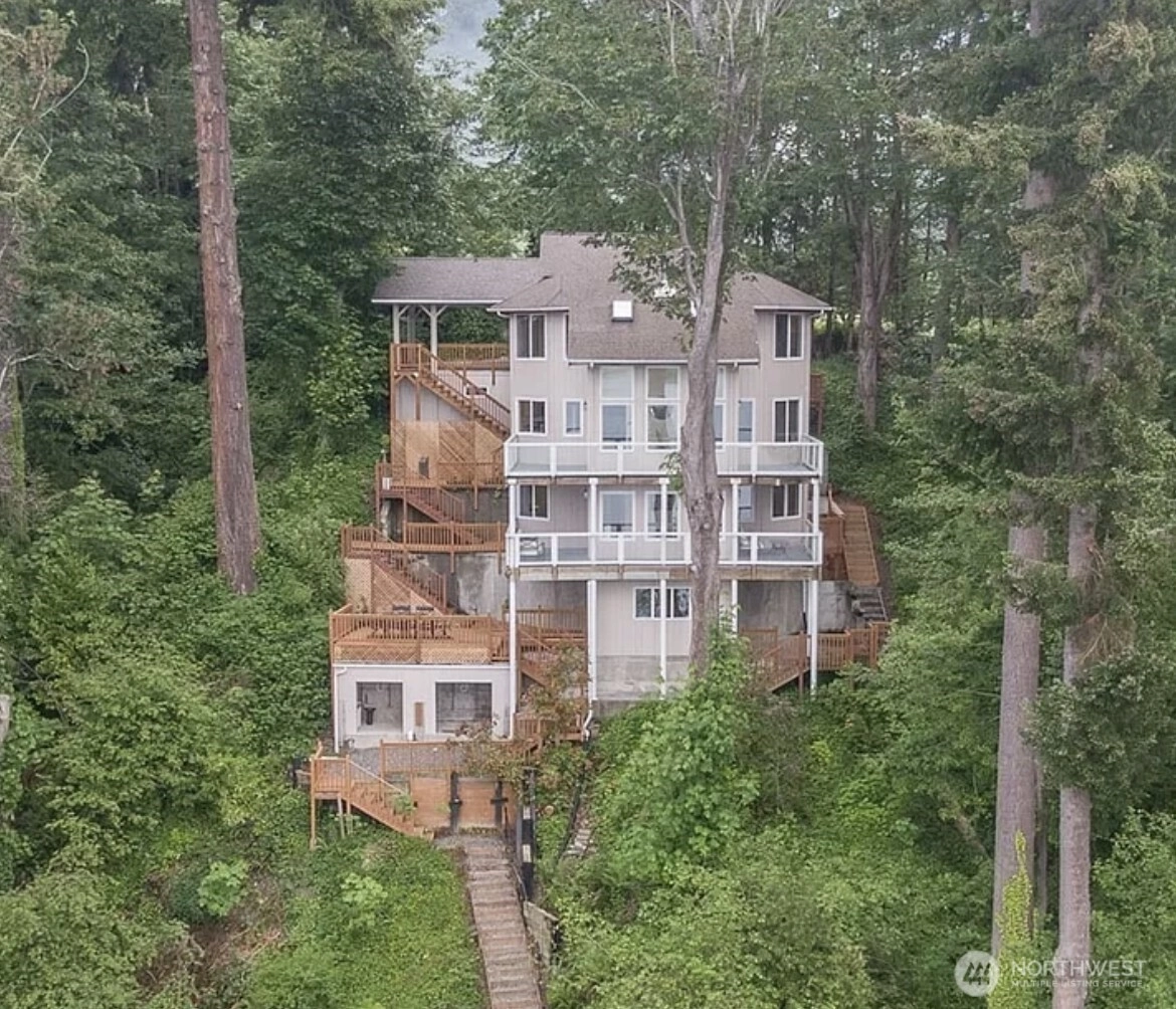 17455 Paige Ln SW Vashon WA 98070
