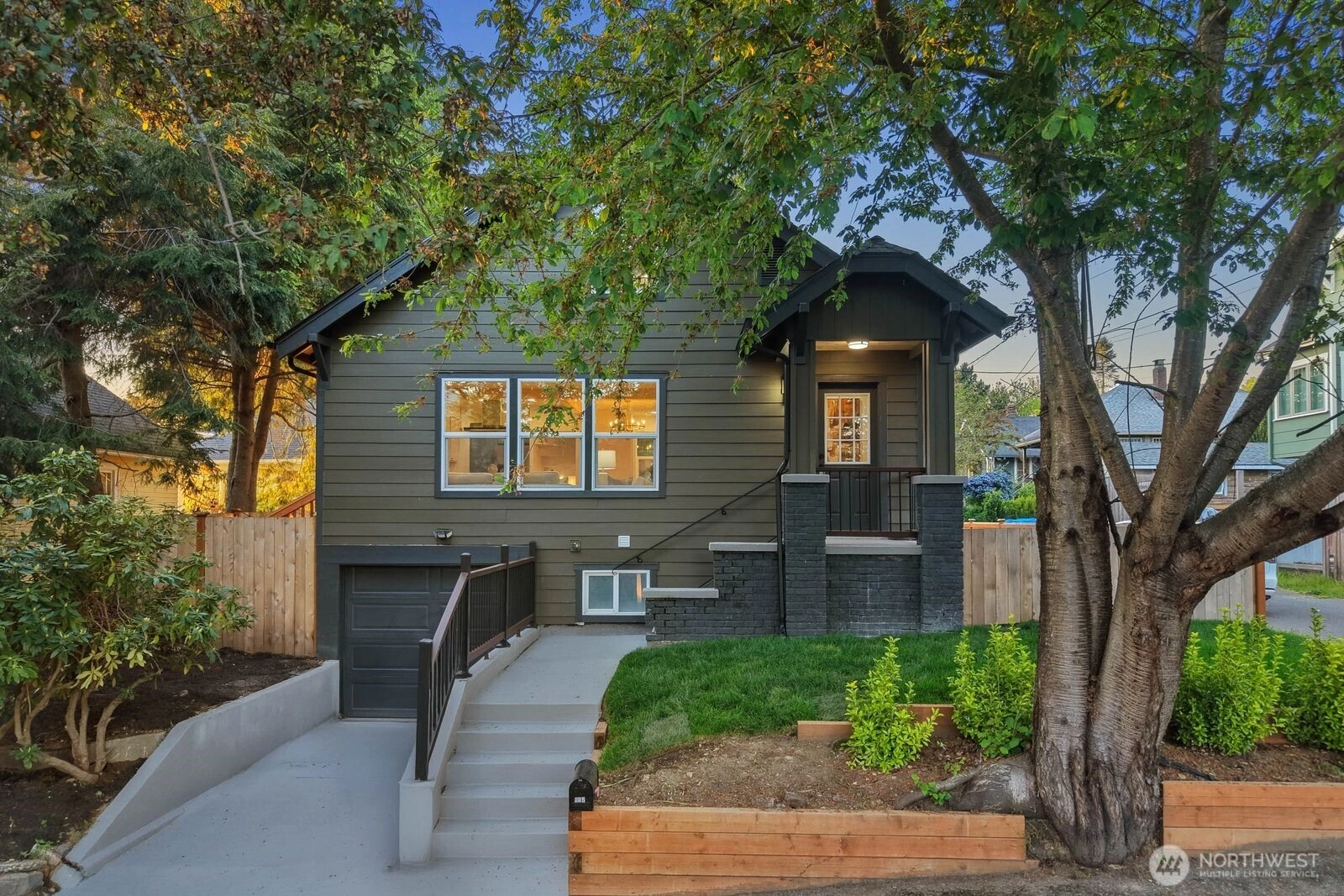 512 NW 44th St Seattle WA 98107