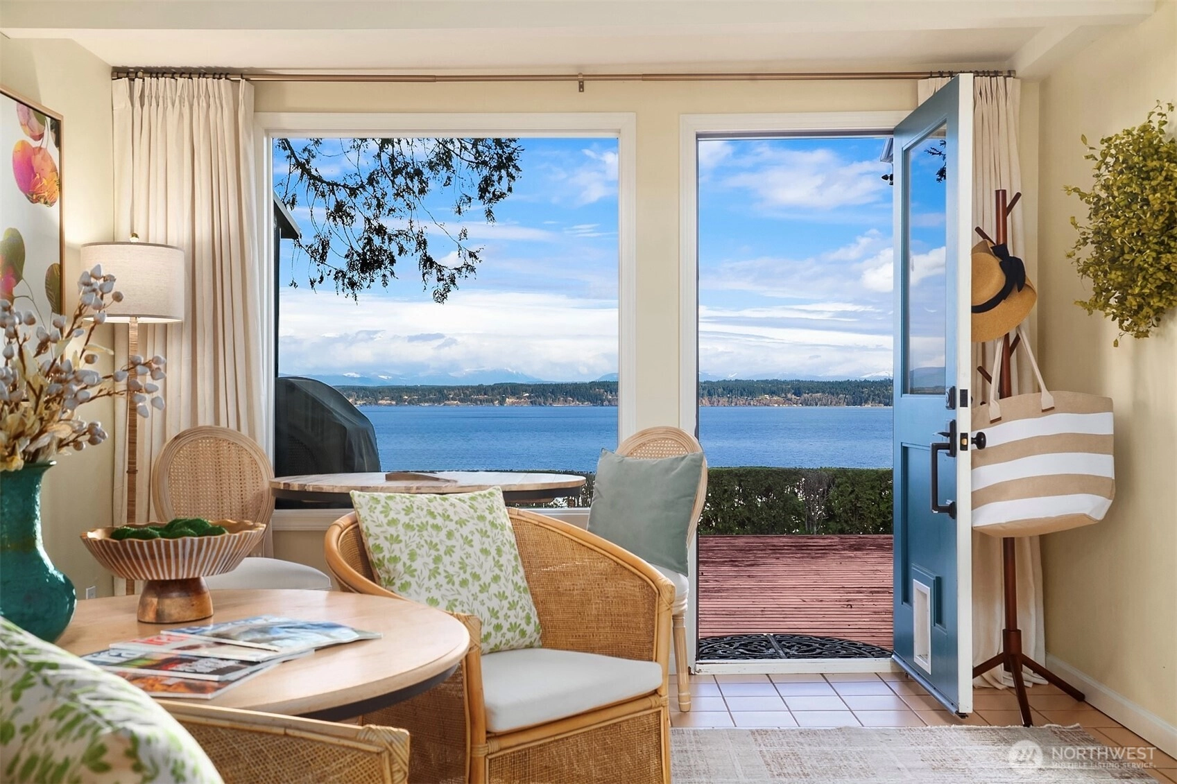 2197 Highland Dr Unit  Camano Island WA 98282