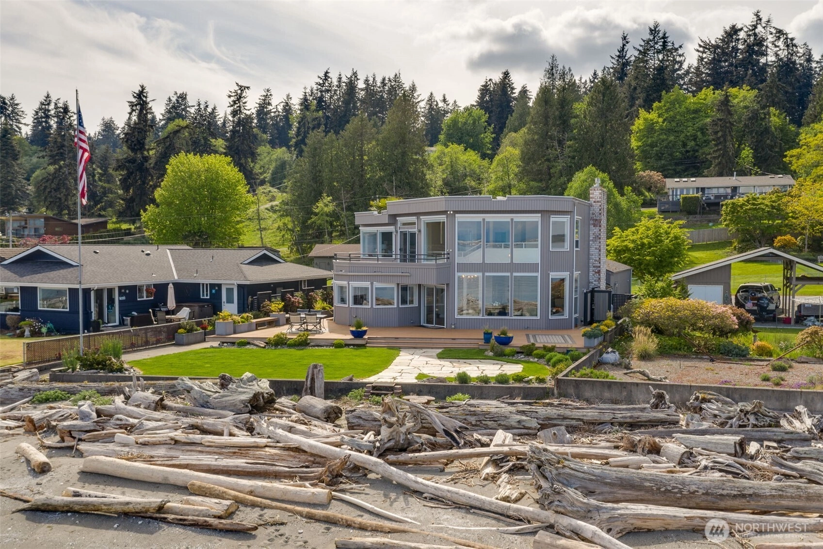 6779 Columbia Beach Dr Clinton WA 98236