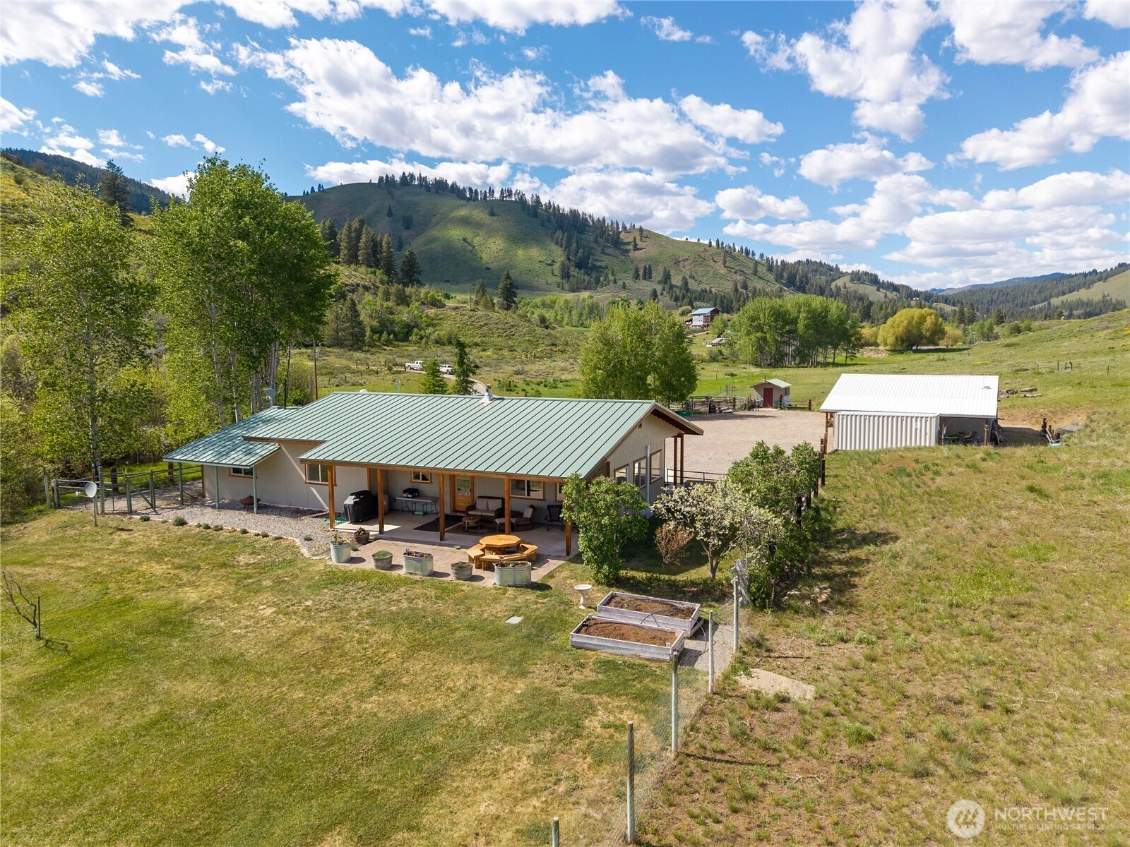 446 Rendezvous Rd Winthrop WA 98862