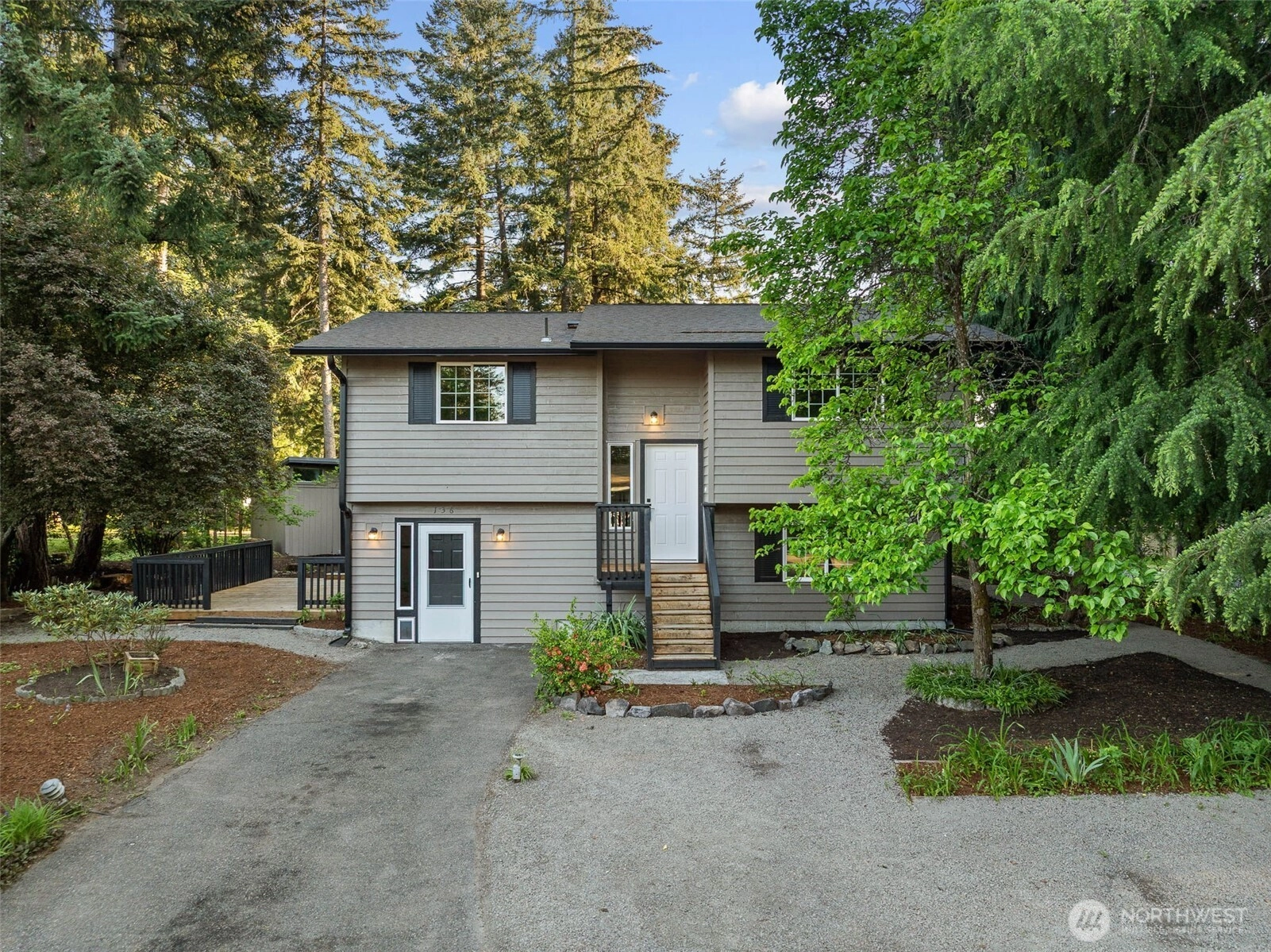 136 Rainier Acres Rd SE Rainier WA 98576