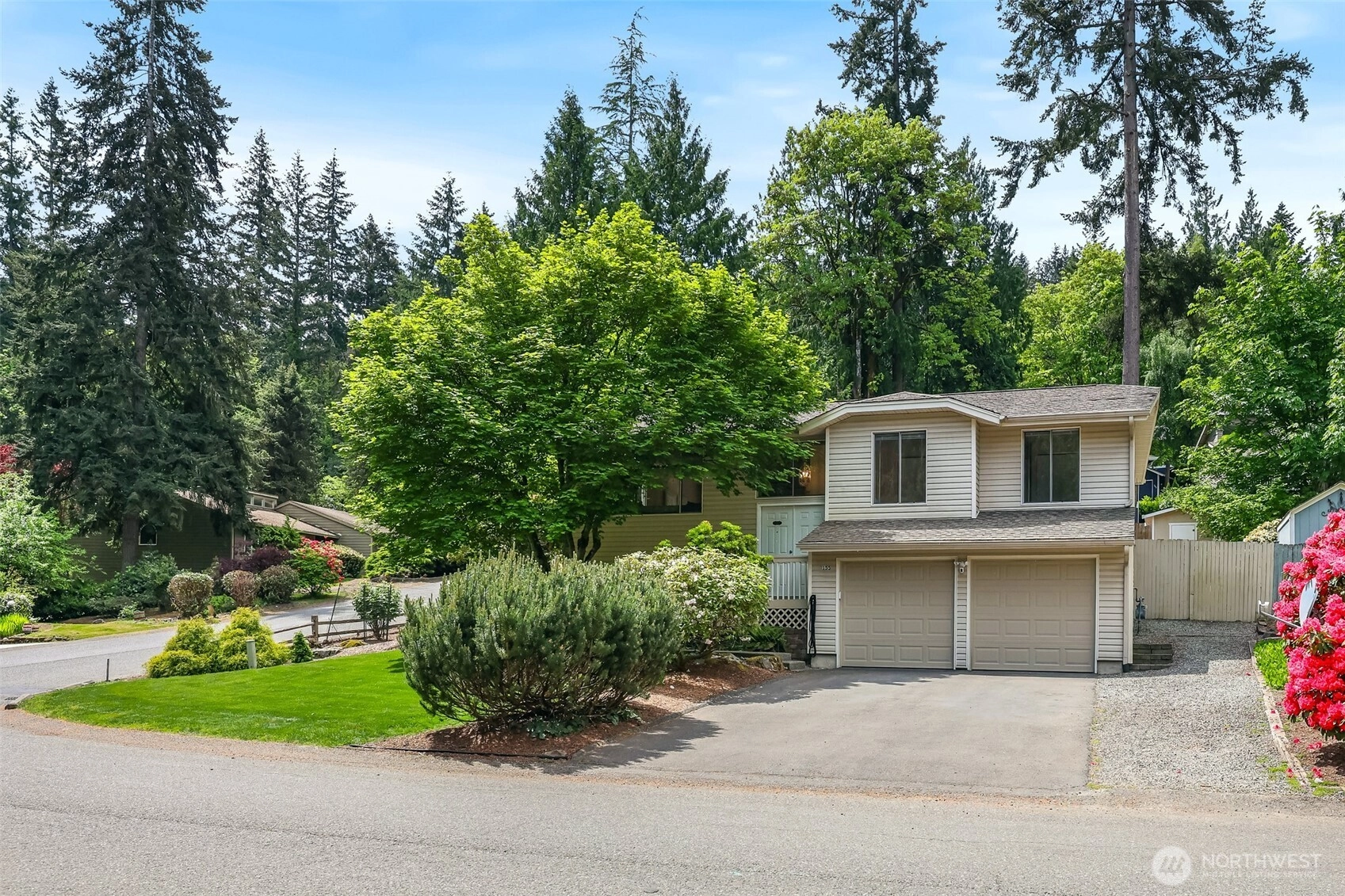 155 Capella Dr NW Issaquah WA 98027
