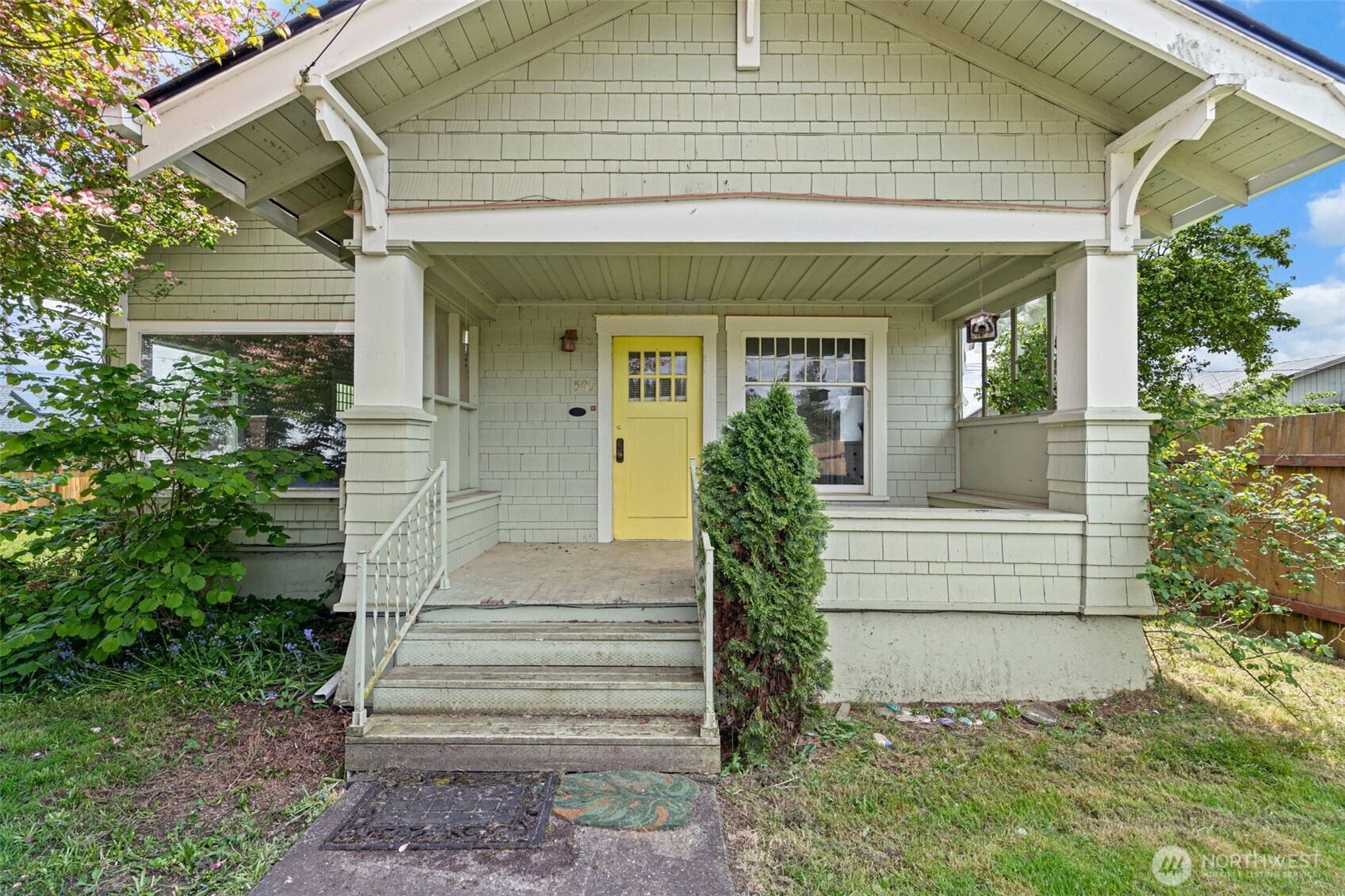 505 W Young St Elma WA 98541