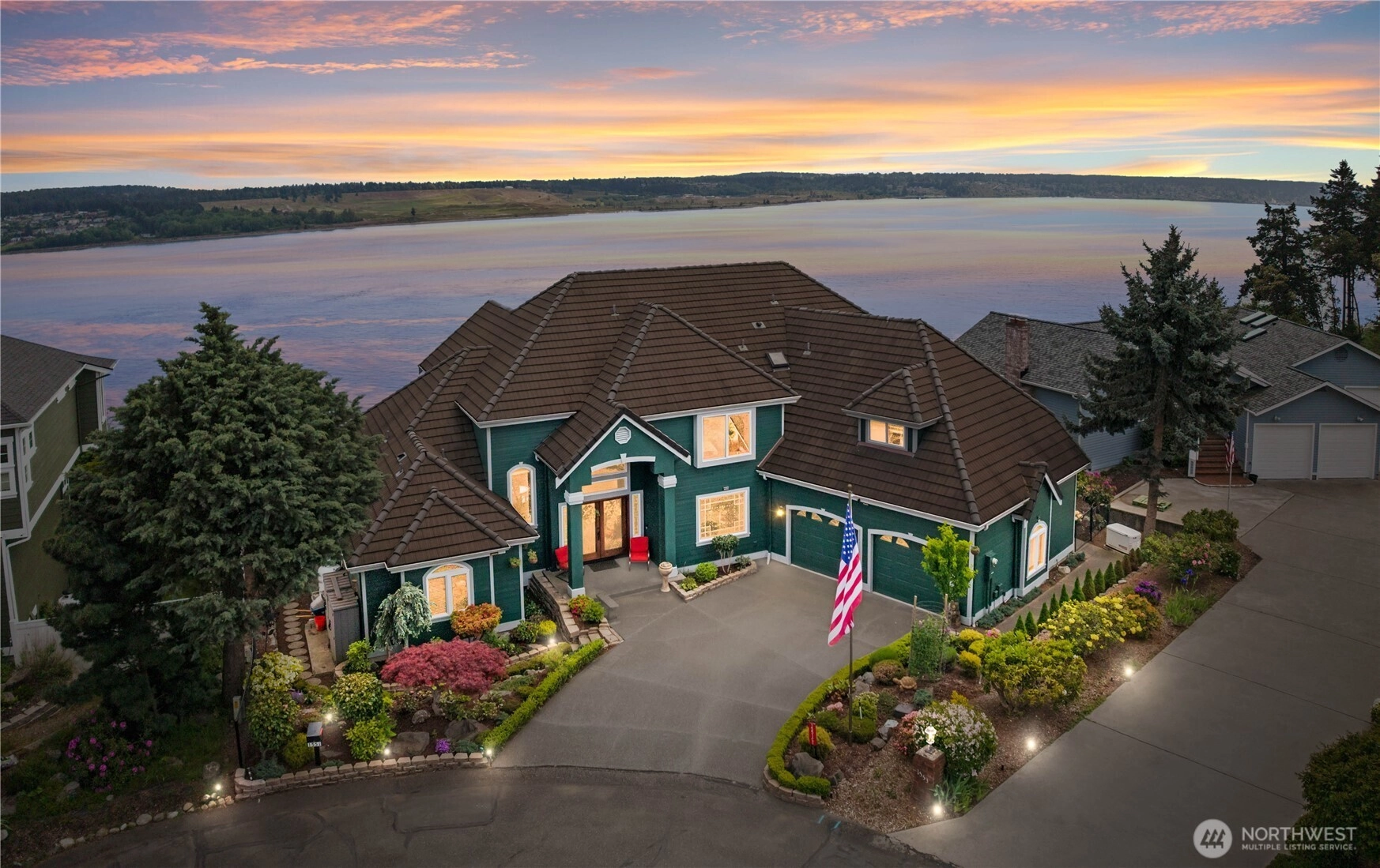 1551 13th Ct Fox Island WA 98333