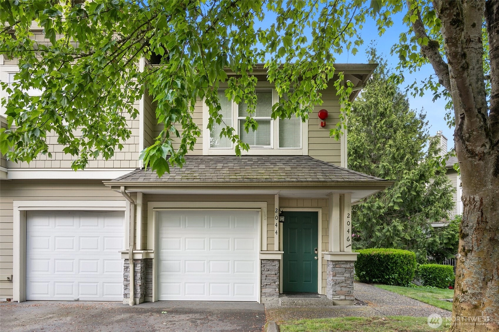 2044 Newport Way NW Unit 11-6 Unit 11-6 Issaquah WA 98027