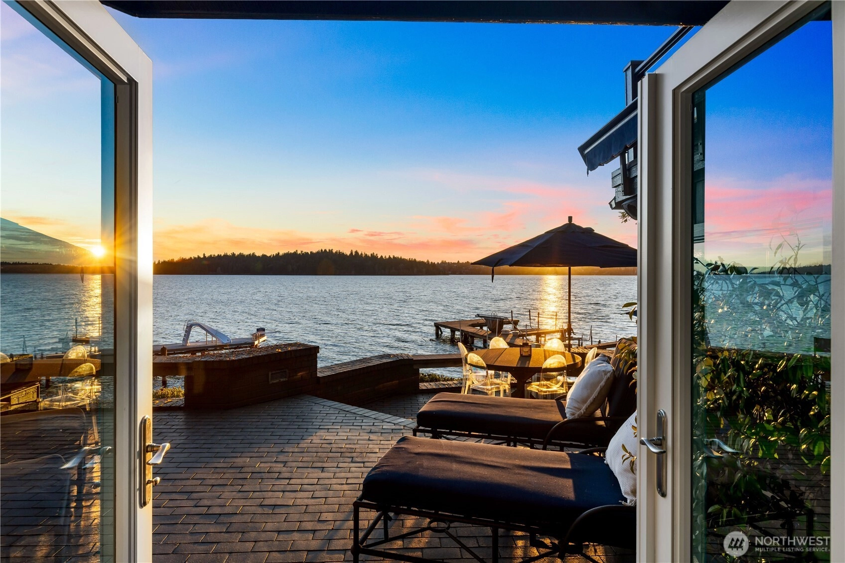 18 Holly Ln Mercer Island WA 98040