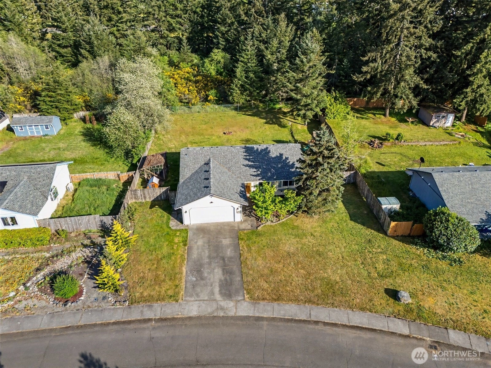 444 Volesky Dr SE Rainier WA 98576