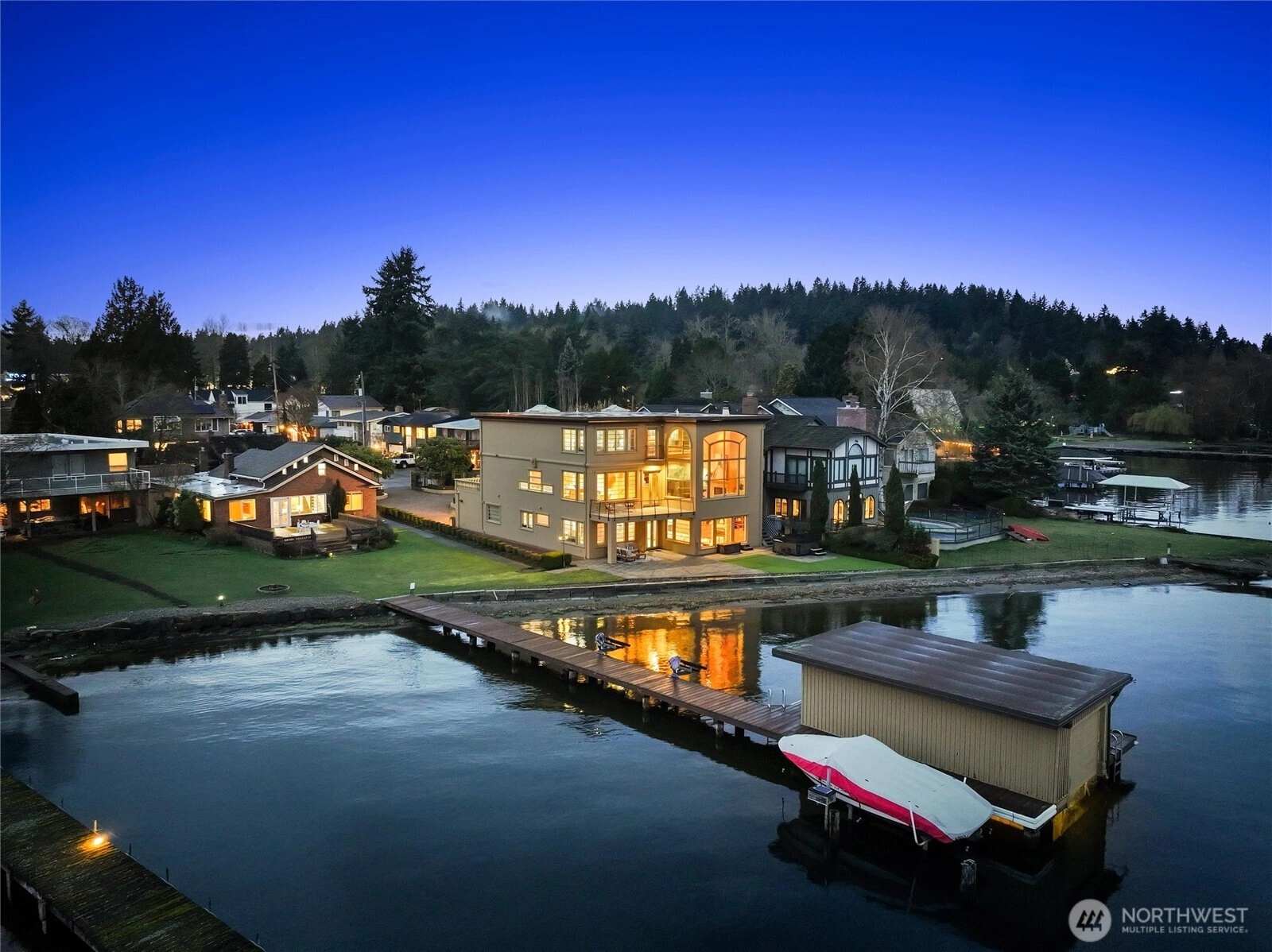 4701 NE Shore Pl Lake Forest Park WA 98155