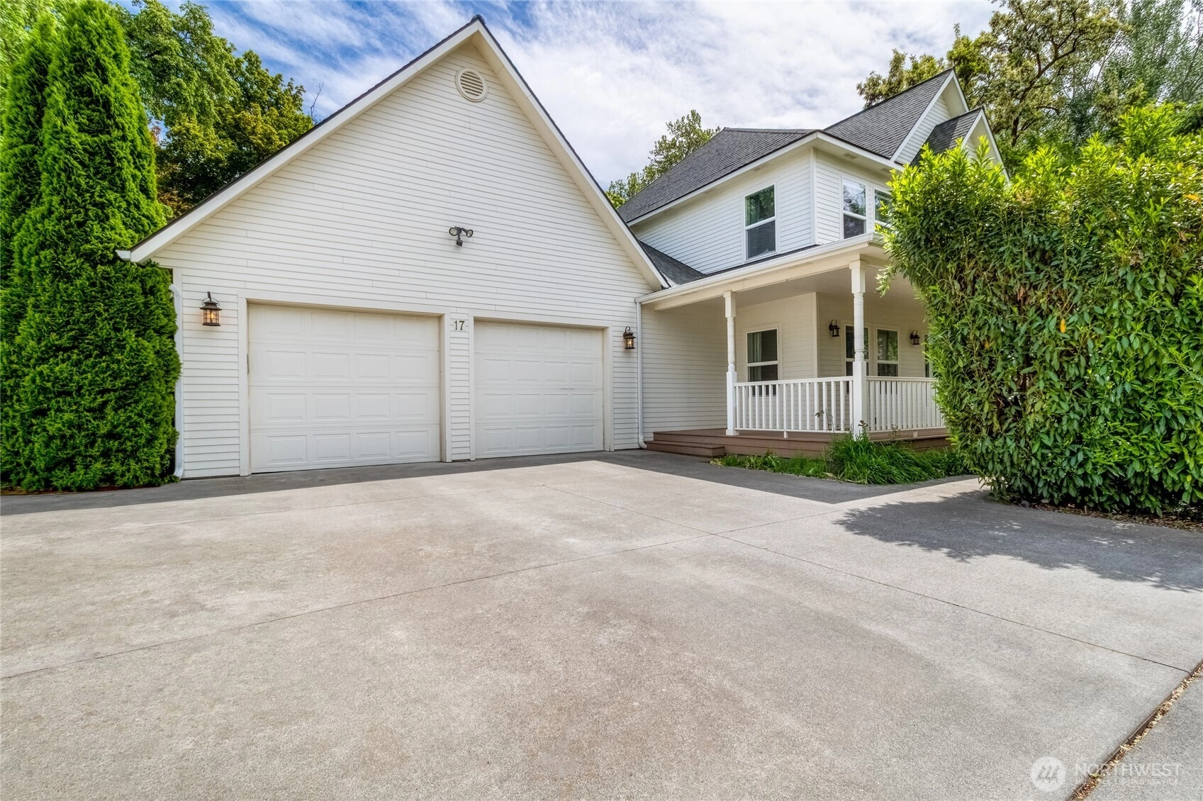 17 SW Homestead Ave Unit  College Place WA 99324