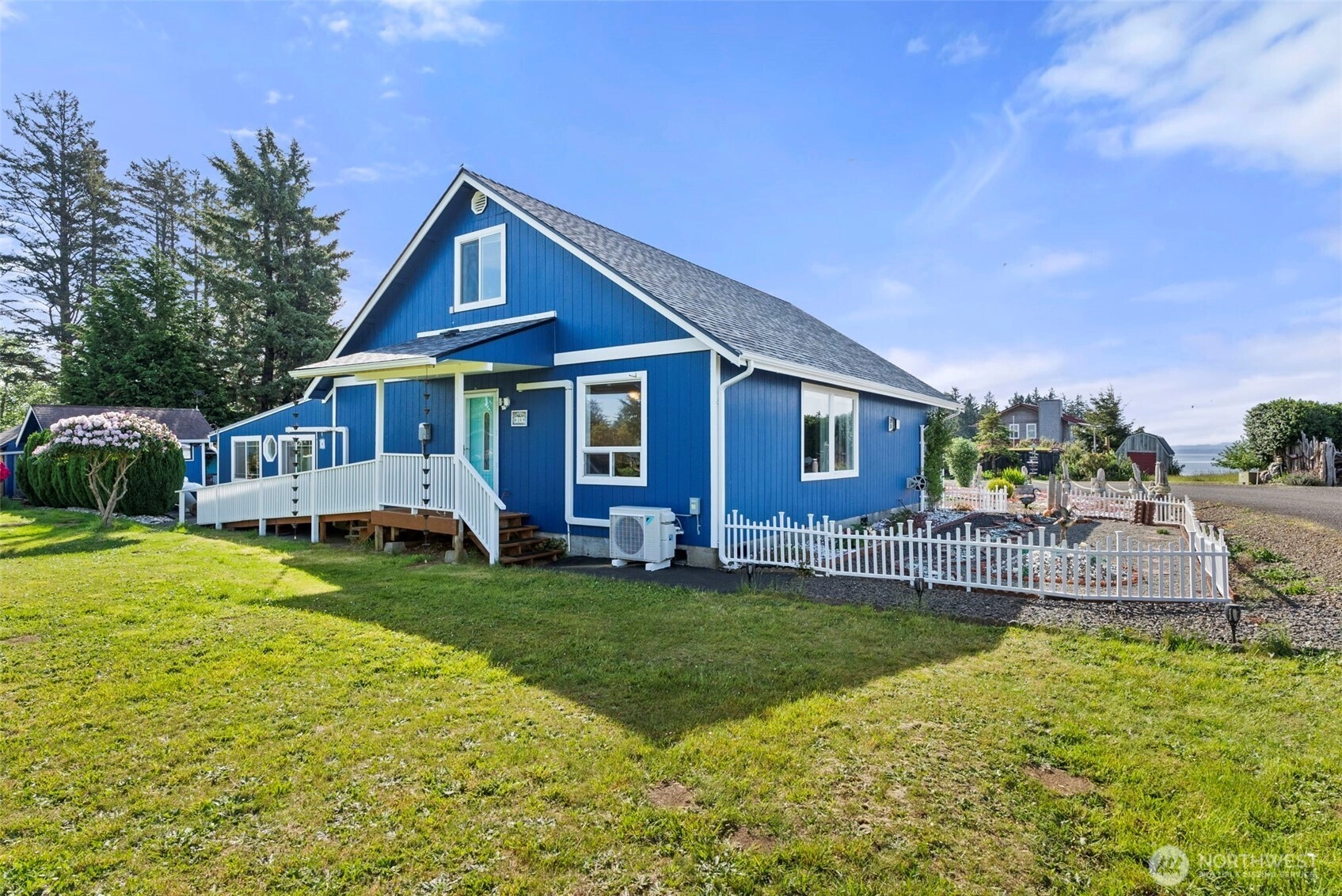 14 Sunset Rd South Bend WA 98586