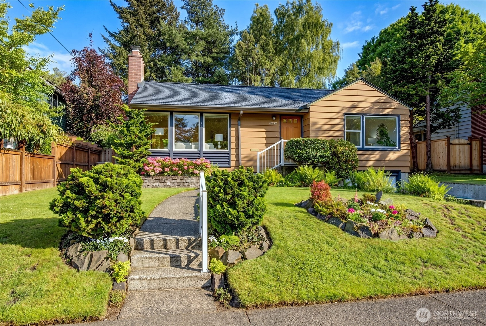 8232 39th Ave NE Seattle WA 98115