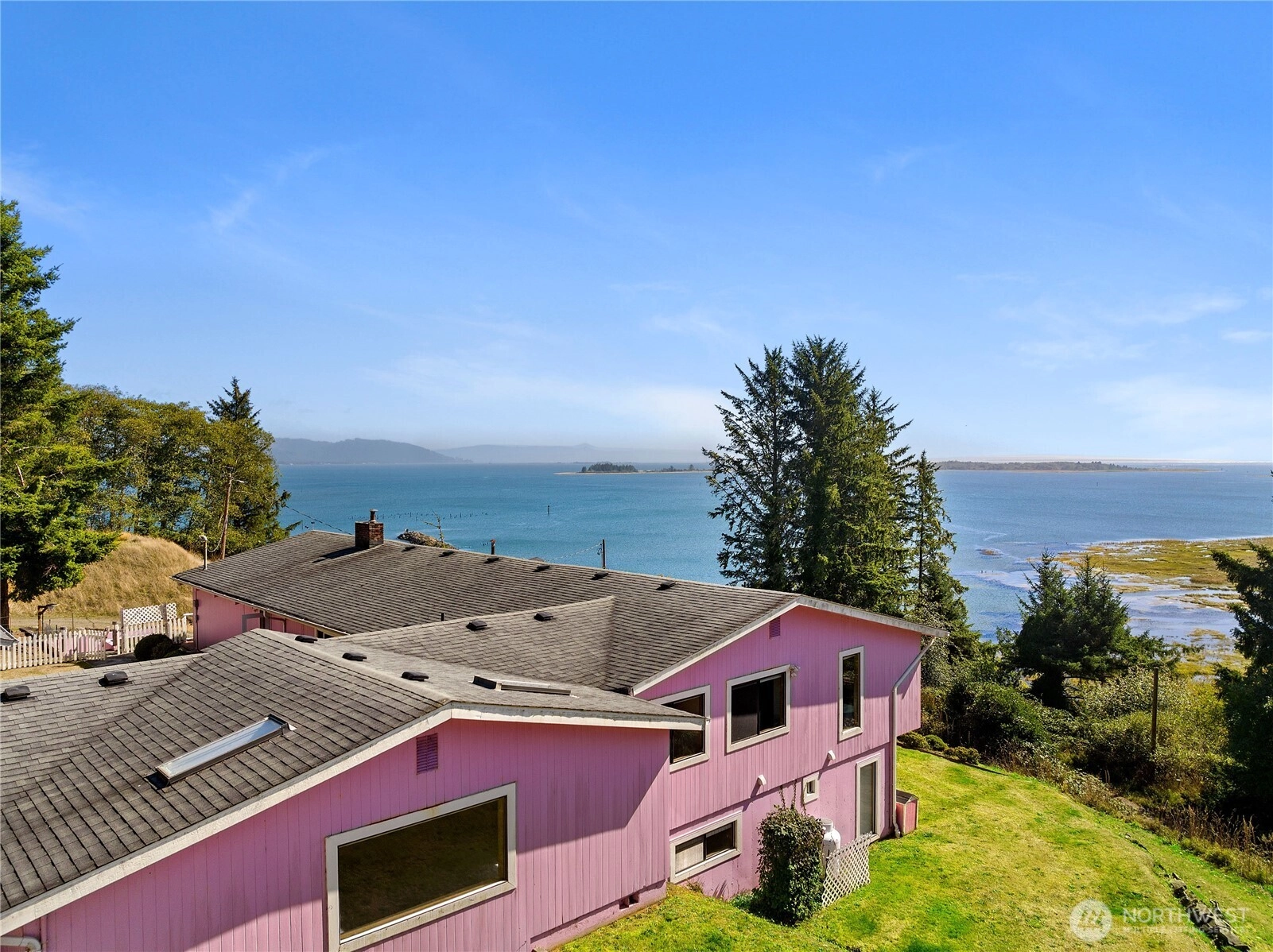 193 Robert Gray Dr SW Ilwaco WA 98624