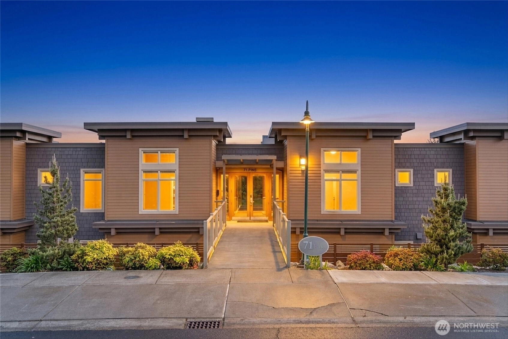 71 Pine St Unit 201 Unit 201 Edmonds WA 98020