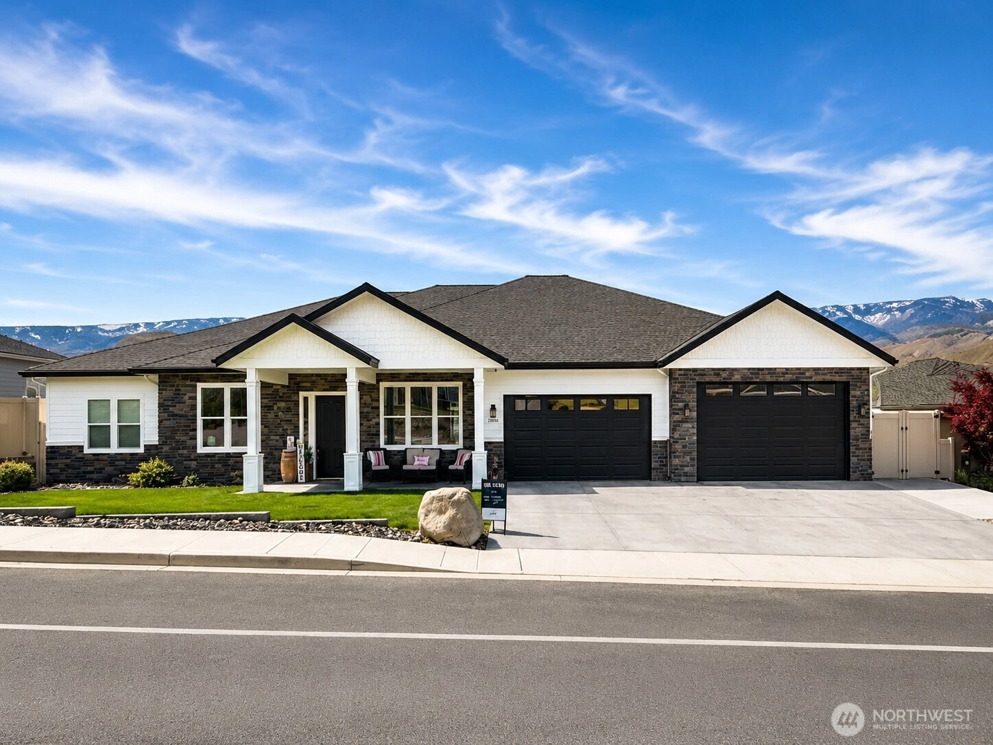 2858 SE Falcon View Dr Unit  East Wenatchee WA 98802