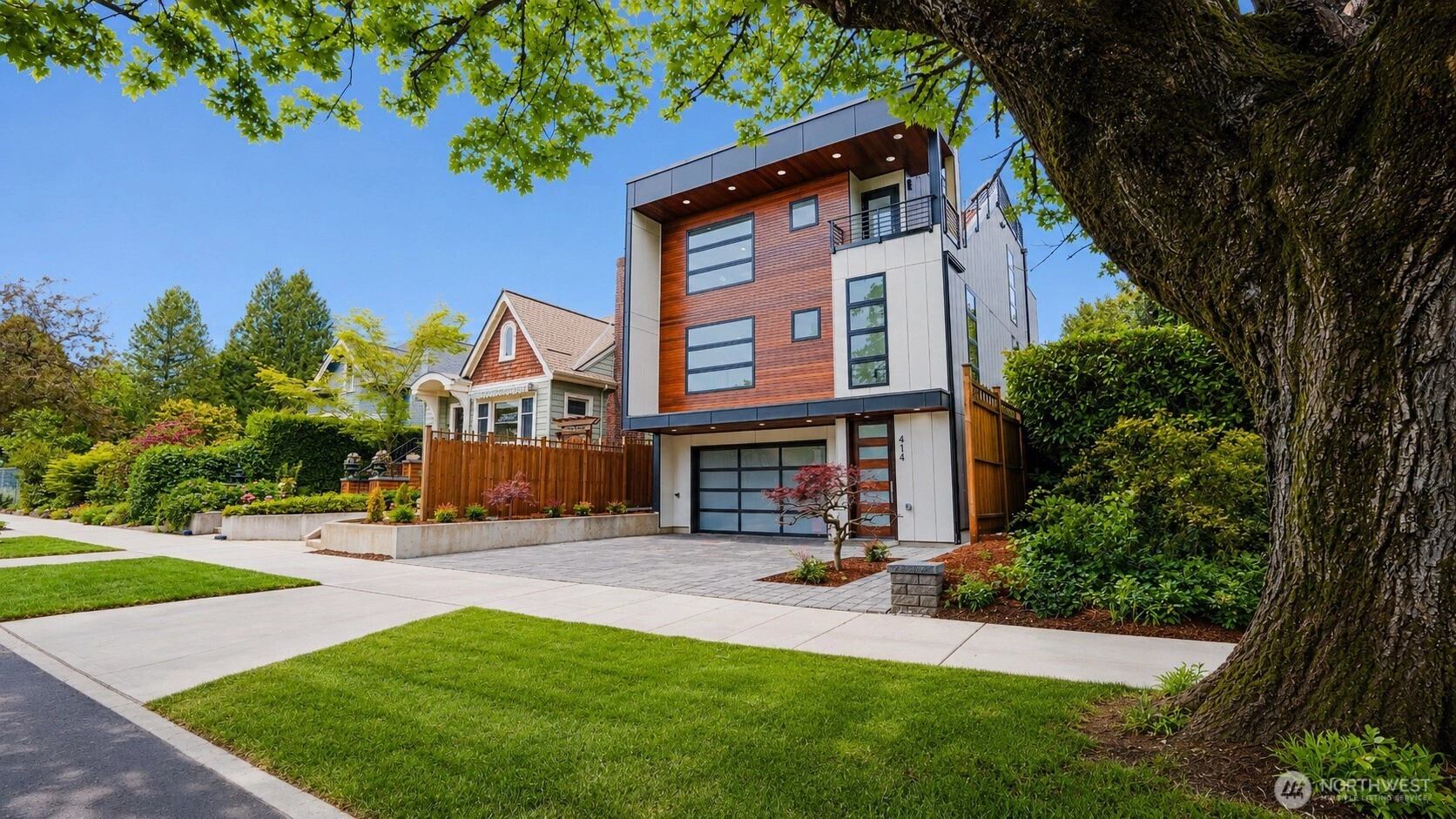 414 30th Ave Seattle WA 98122