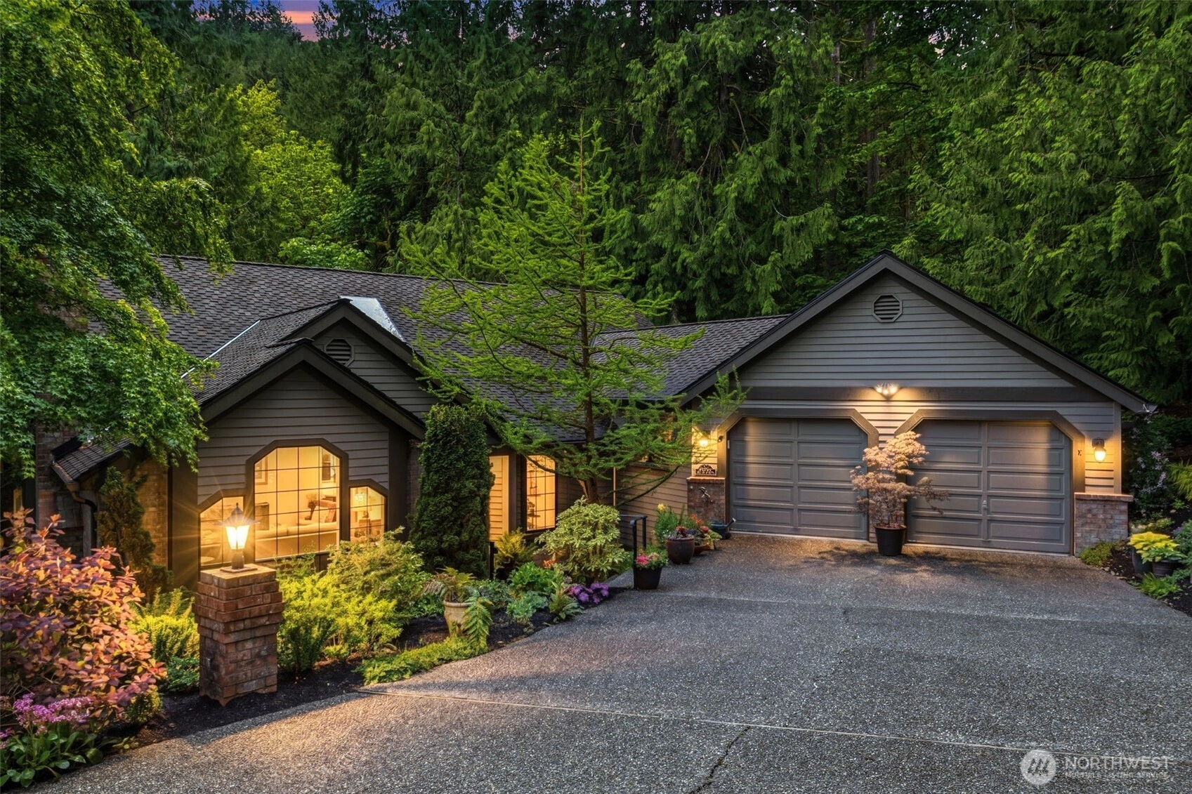 2825 NW Pine Cone Dr Unit  Issaquah WA 98027