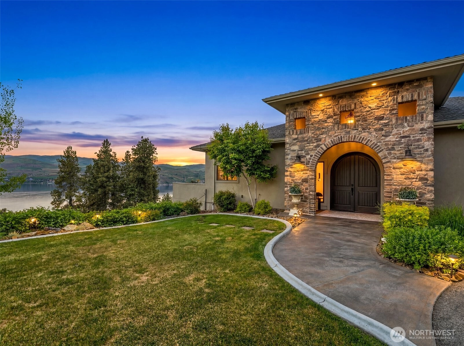 356 Karma Kanyon Dr Chelan WA 98816