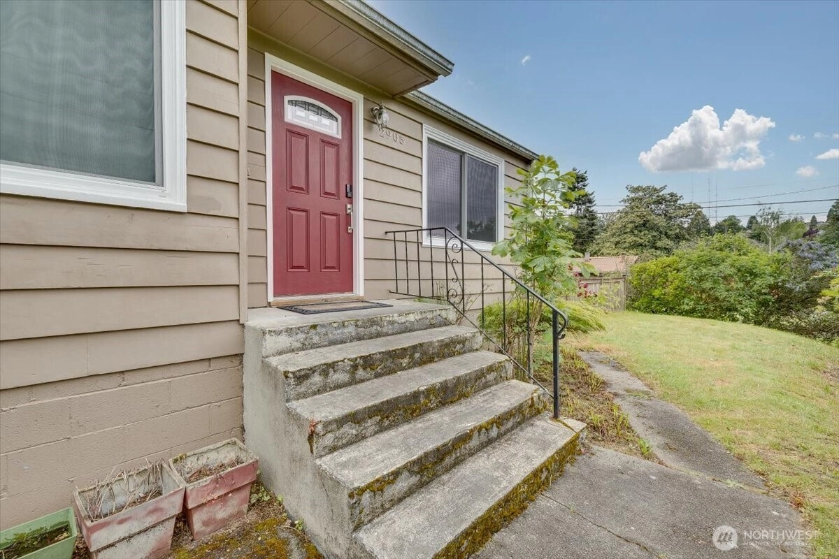 2905 E Olive St Seattle WA 98122