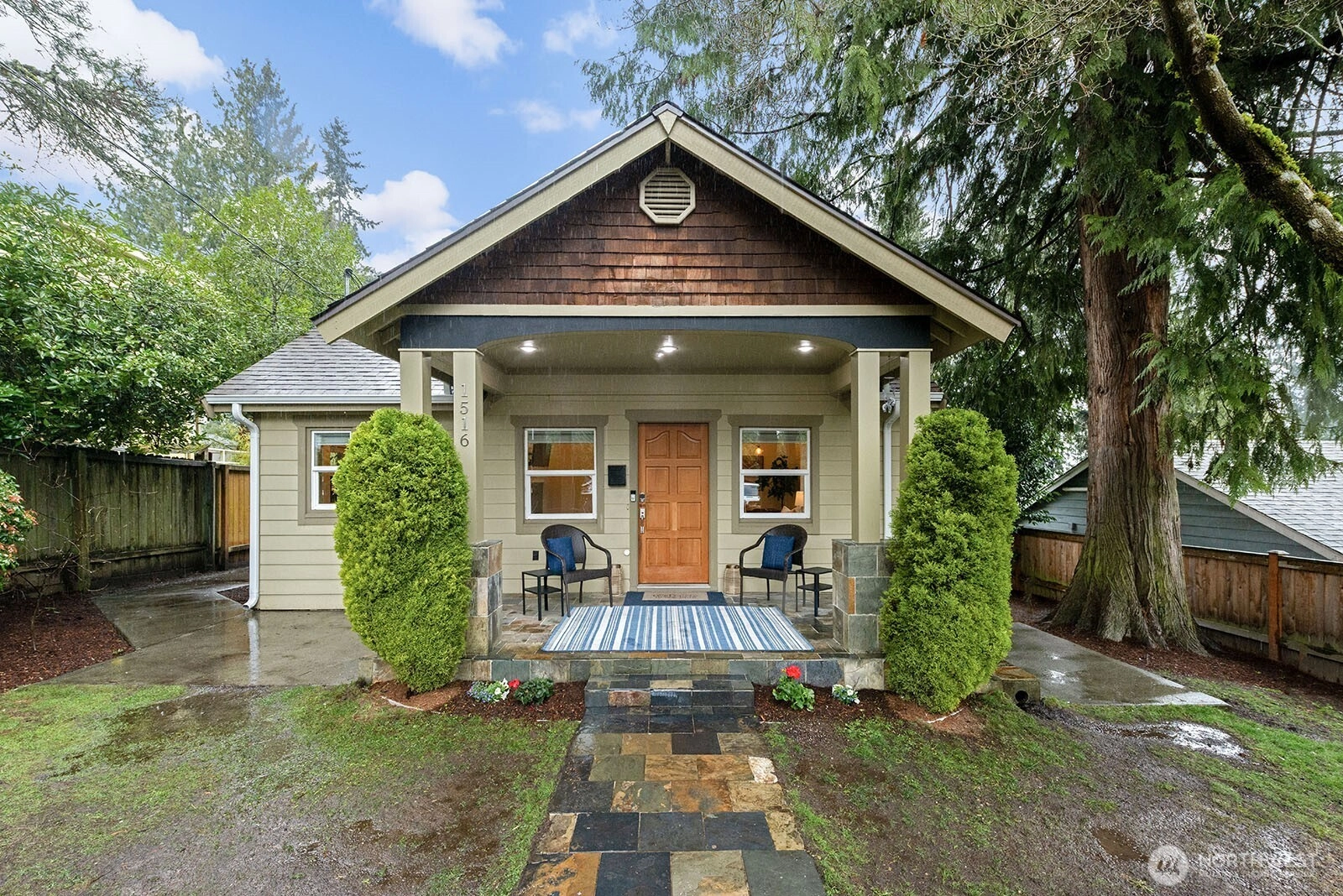 1516 NE 96th St Seattle WA 98115
