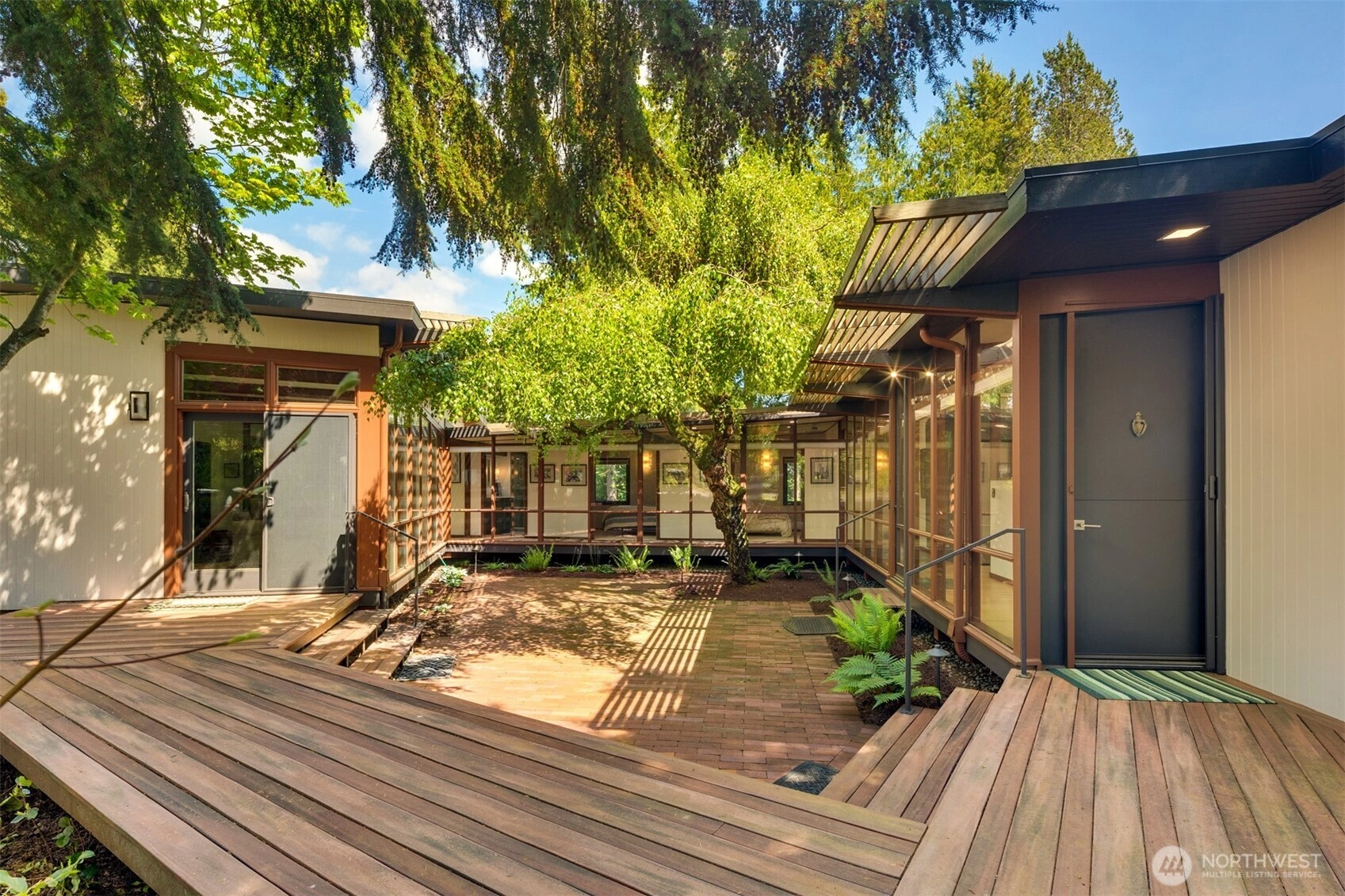 1360 SW 175th St Normandy Park WA 98166