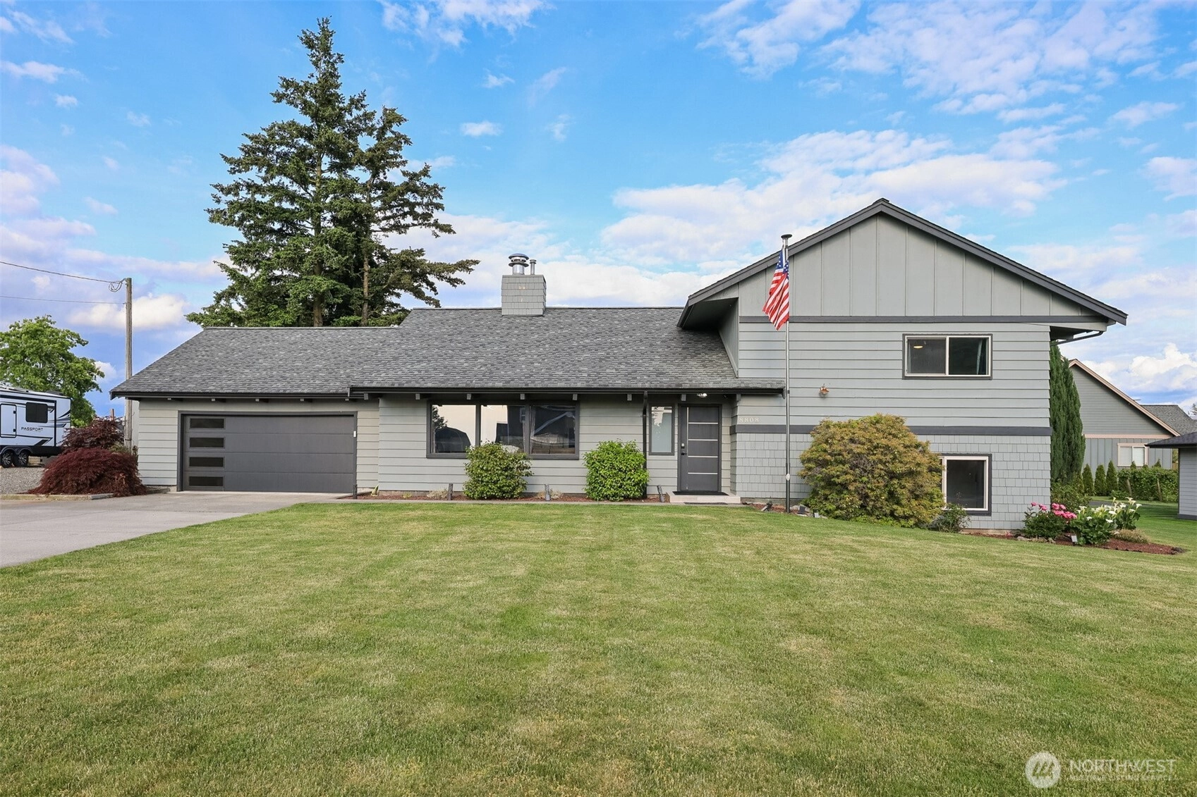 8808 Line Rd Lynden WA 98264