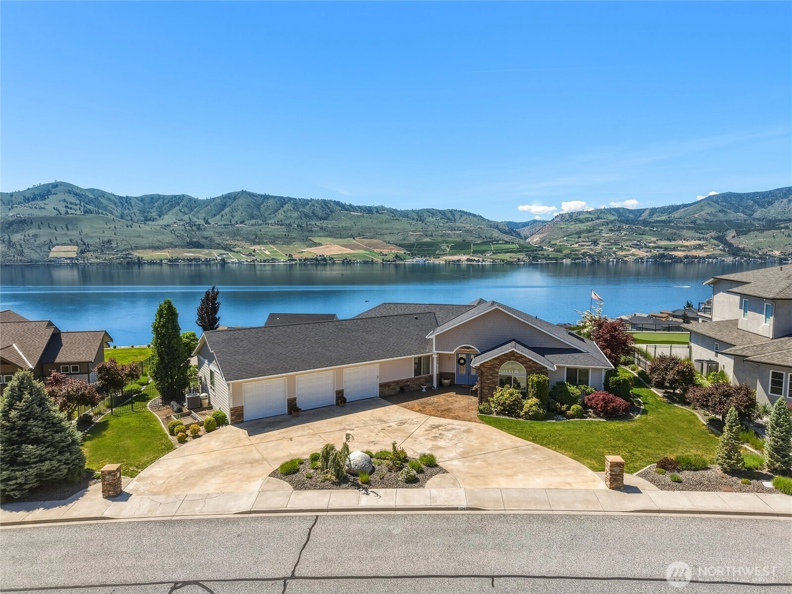 124 Waterview Dr Chelan WA 98816