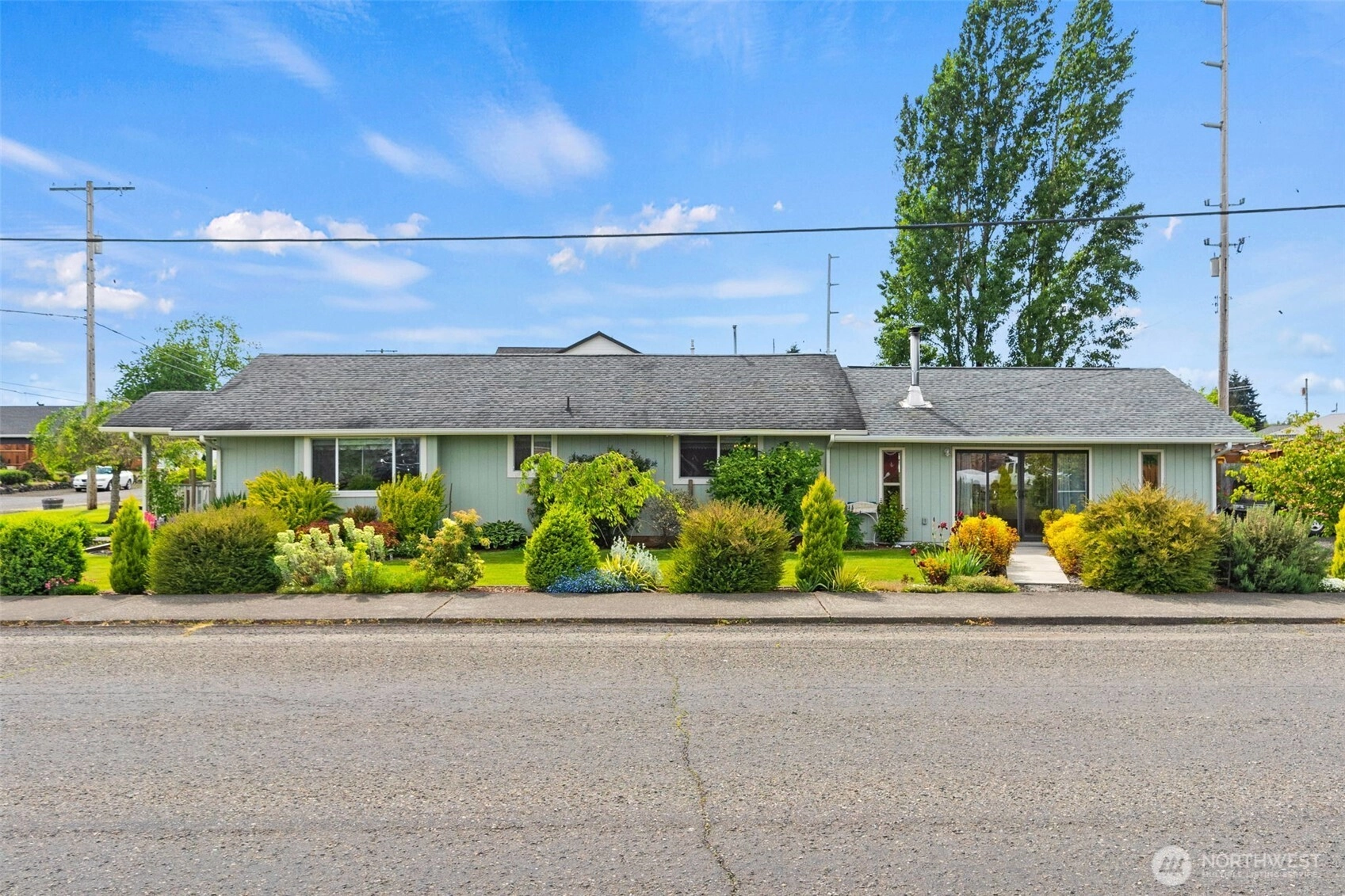 1102 W Anderson St Elma WA 98541
