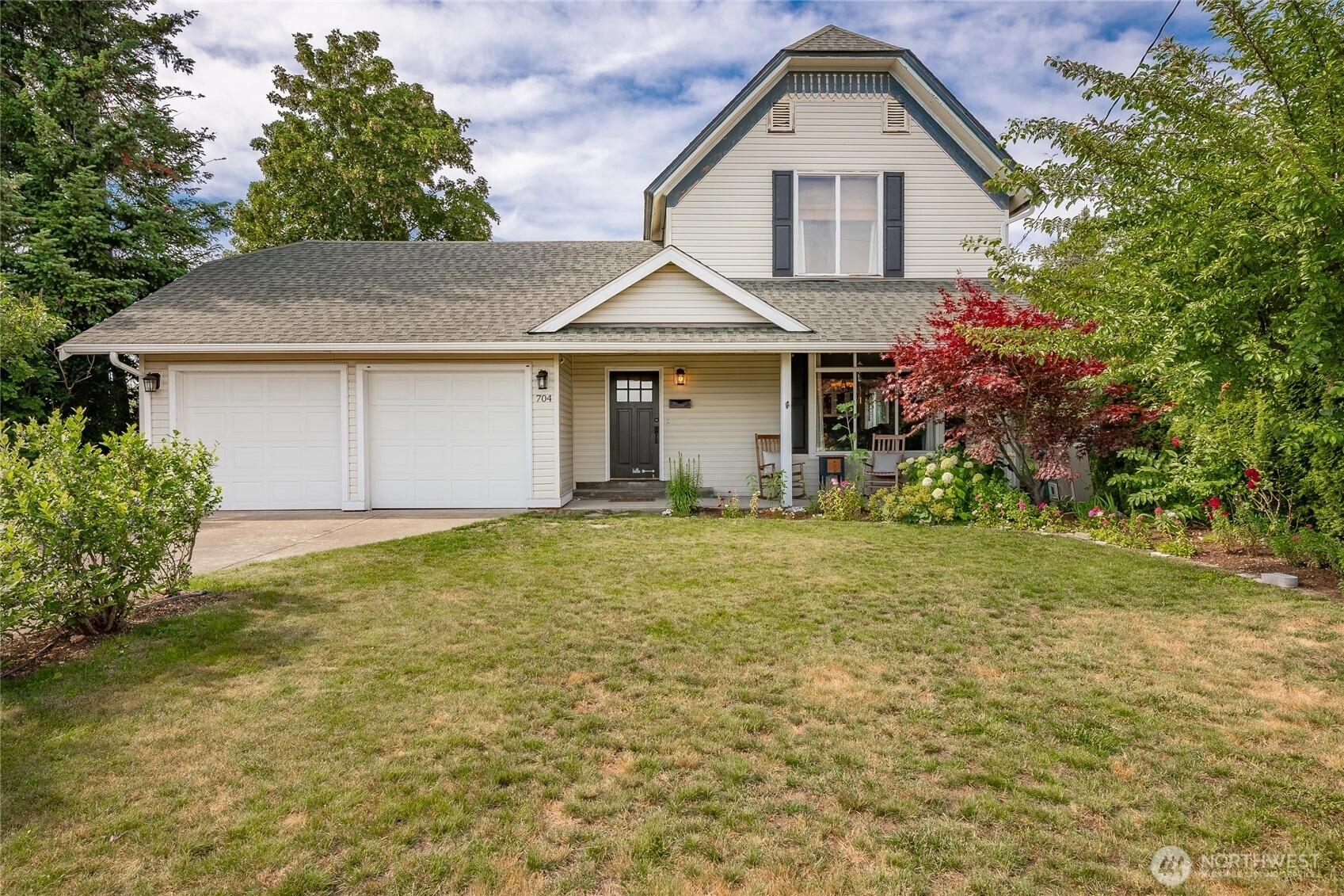 704 Glenning St Lynden WA 98264