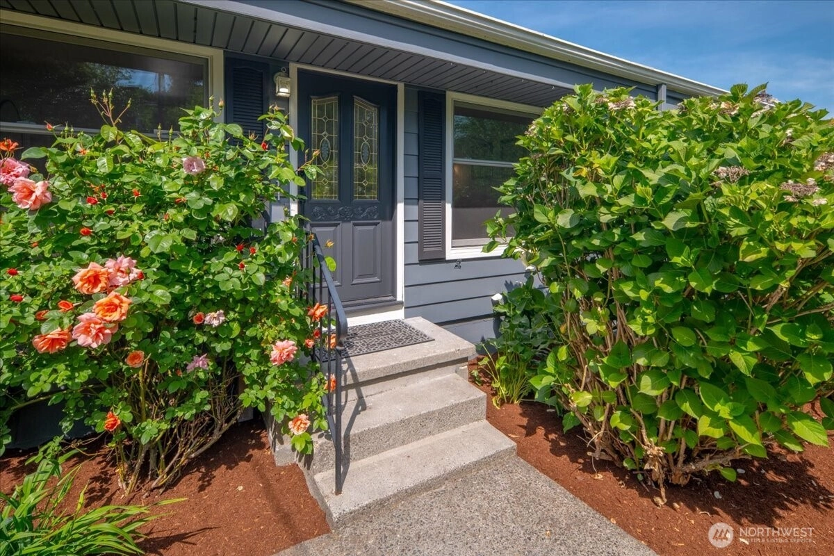5421 48th Ave SW Seattle WA 98136