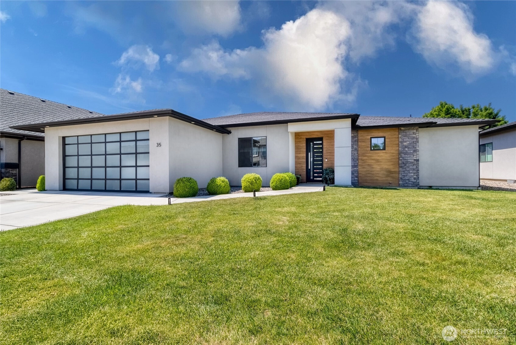 35 NE Alpine Dr College Place WA 99324