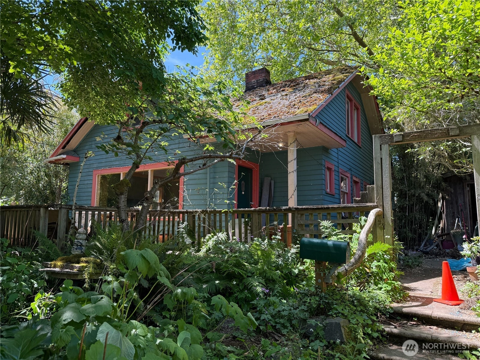 6243 39th Ave NE Seattle WA 98115