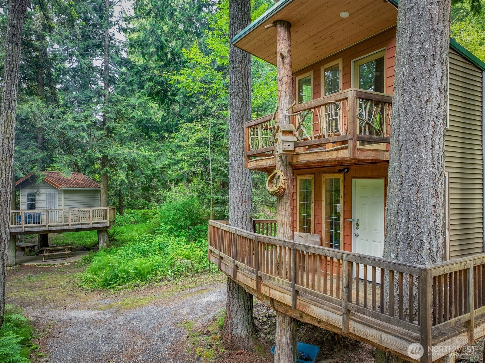 14121 Beaver Dr SE Rainier WA 98576
