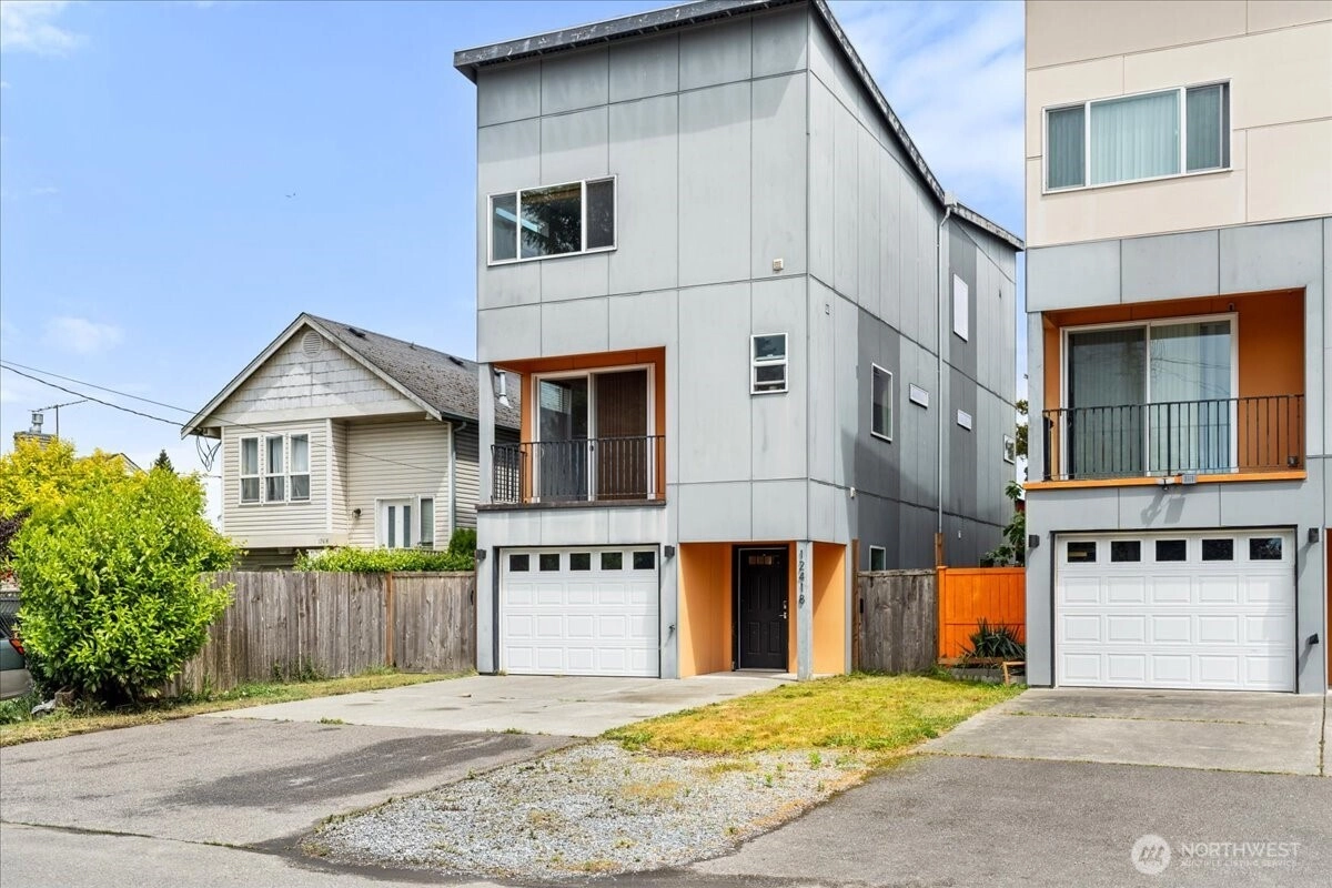 12418 2nd Pl SW Unit  Burien WA 98146
