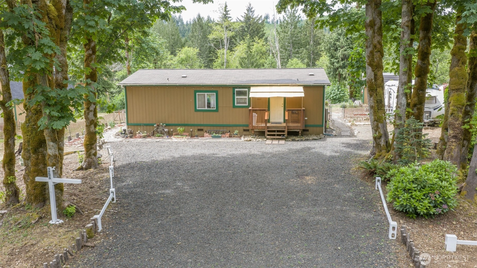 670 N Duckabush Dr N Hoodsport WA 98548