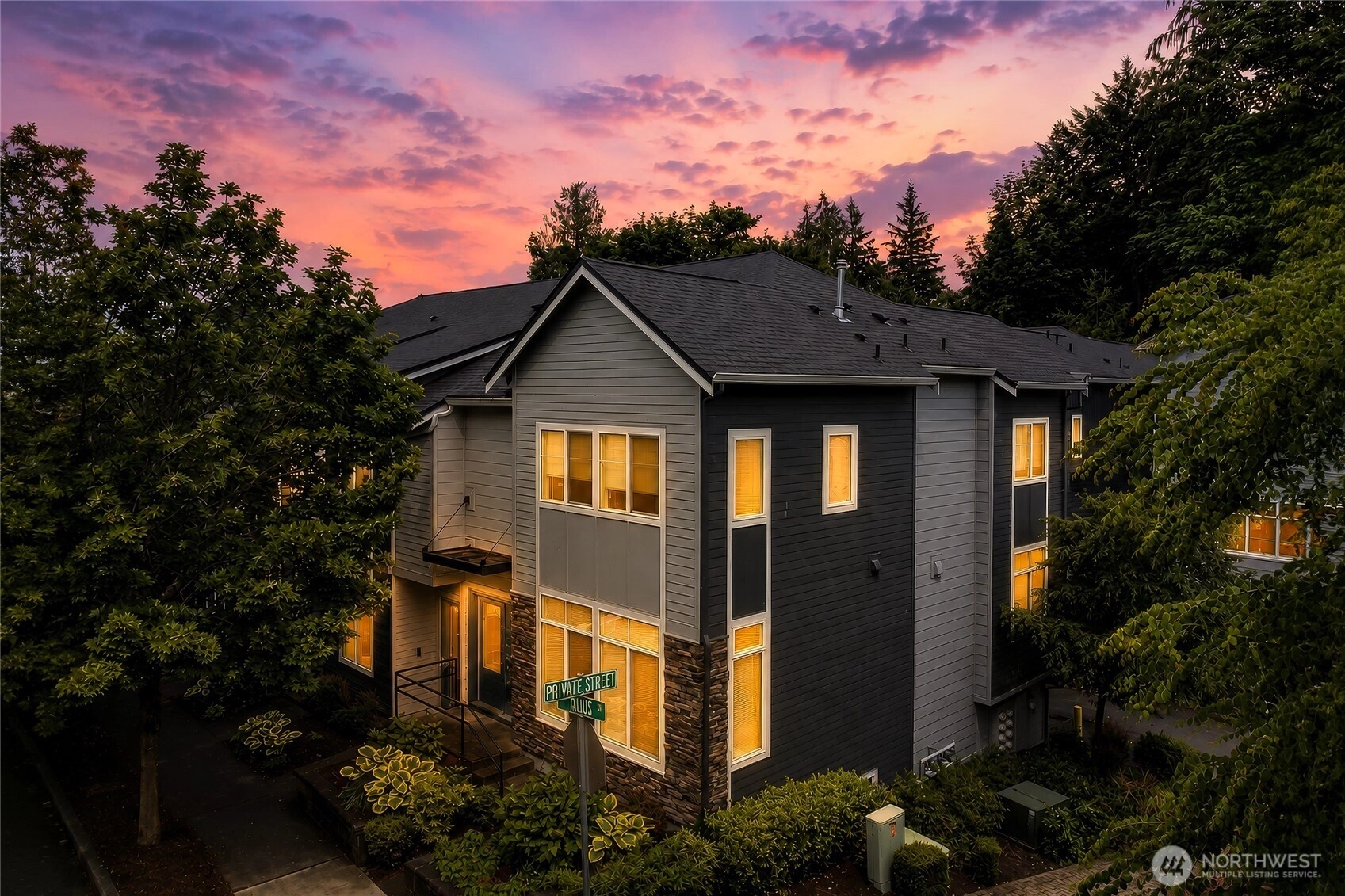 2129 NW Talus Dr Issaquah WA 98027