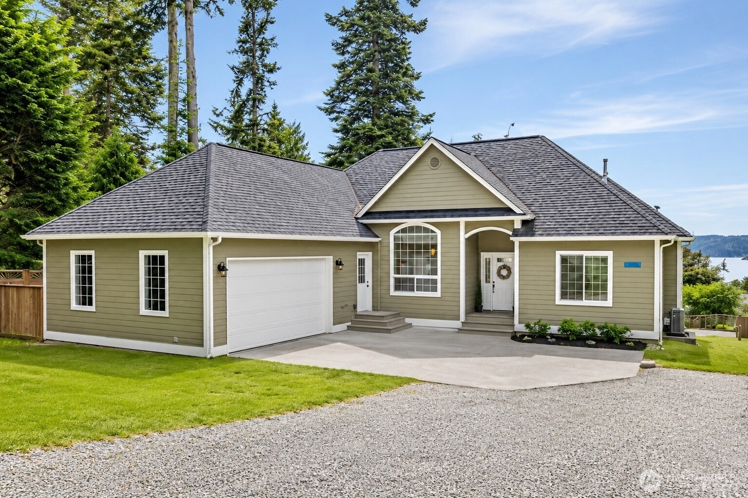 9924 Sunset Dr La Conner WA 98257