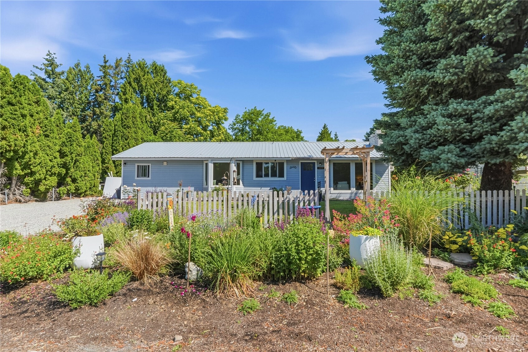 809 NE Ella St Unit  East Wenatchee WA 98802