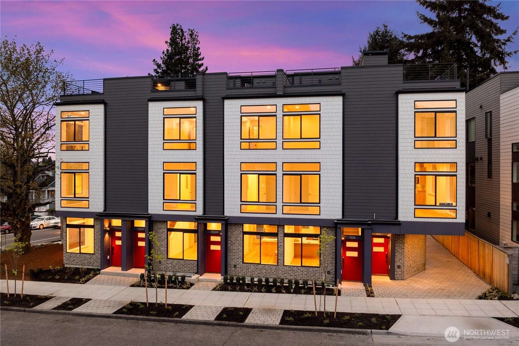 7013 9th Ave NE Unit  Seattle WA 98115