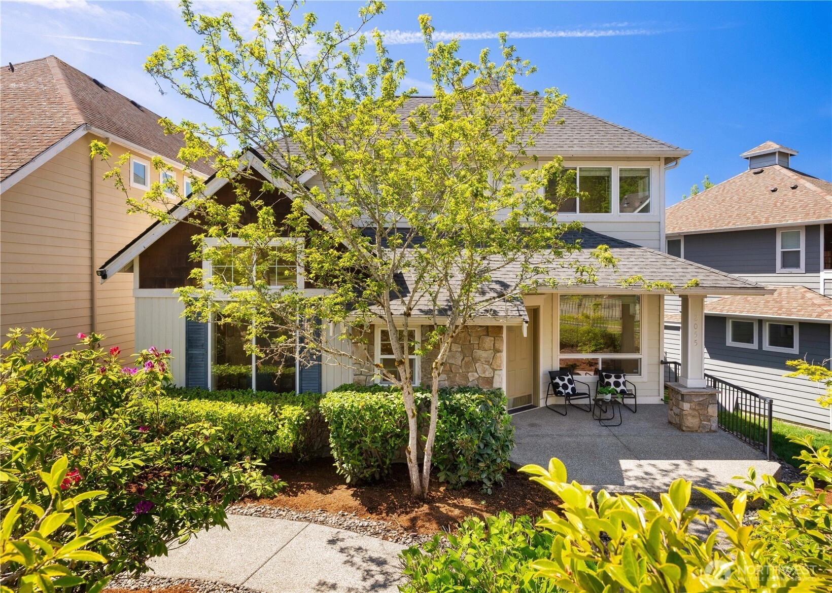 2055 Larchmount Dr NE Issaquah WA 98029