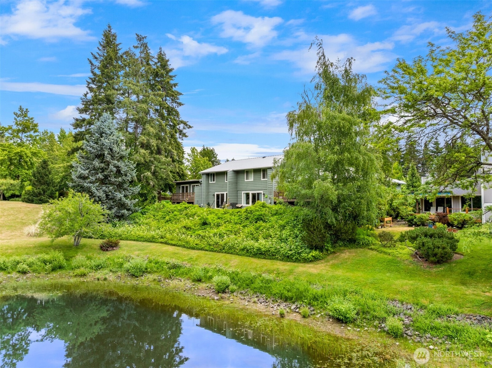 1011 Blue Heron Ave NE Bainbridge Island WA 98110