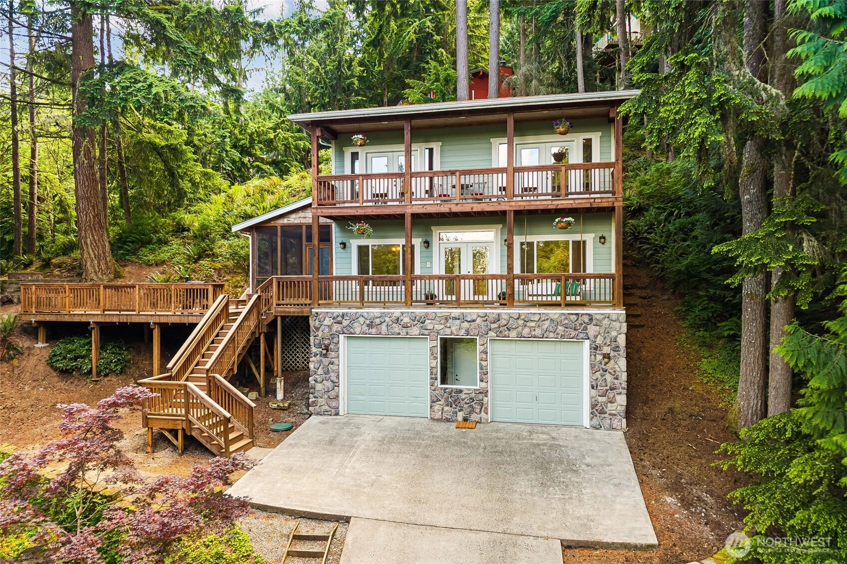 61 Louise View Dr Bellingham WA 98229