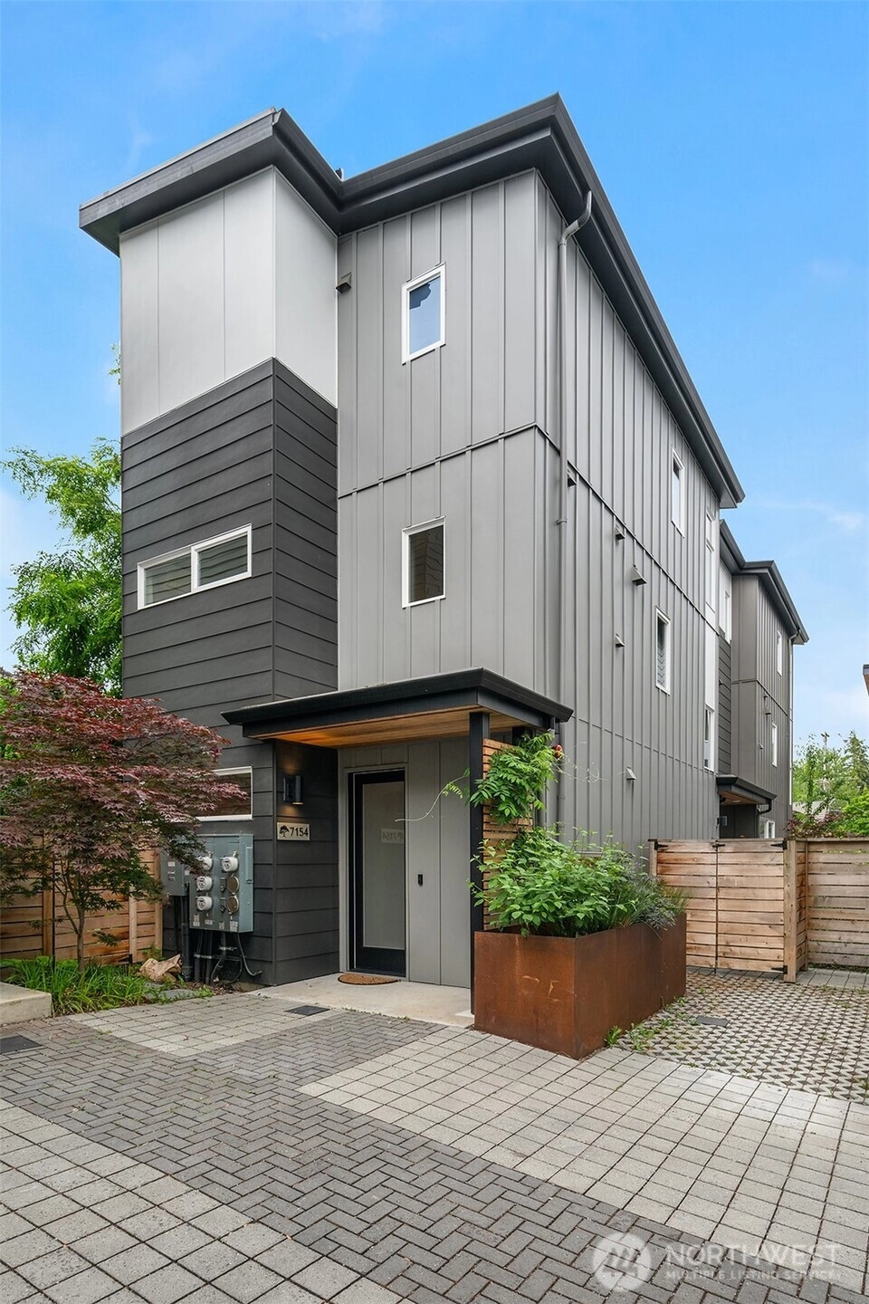 7154 44th Ave S Seattle WA 98118